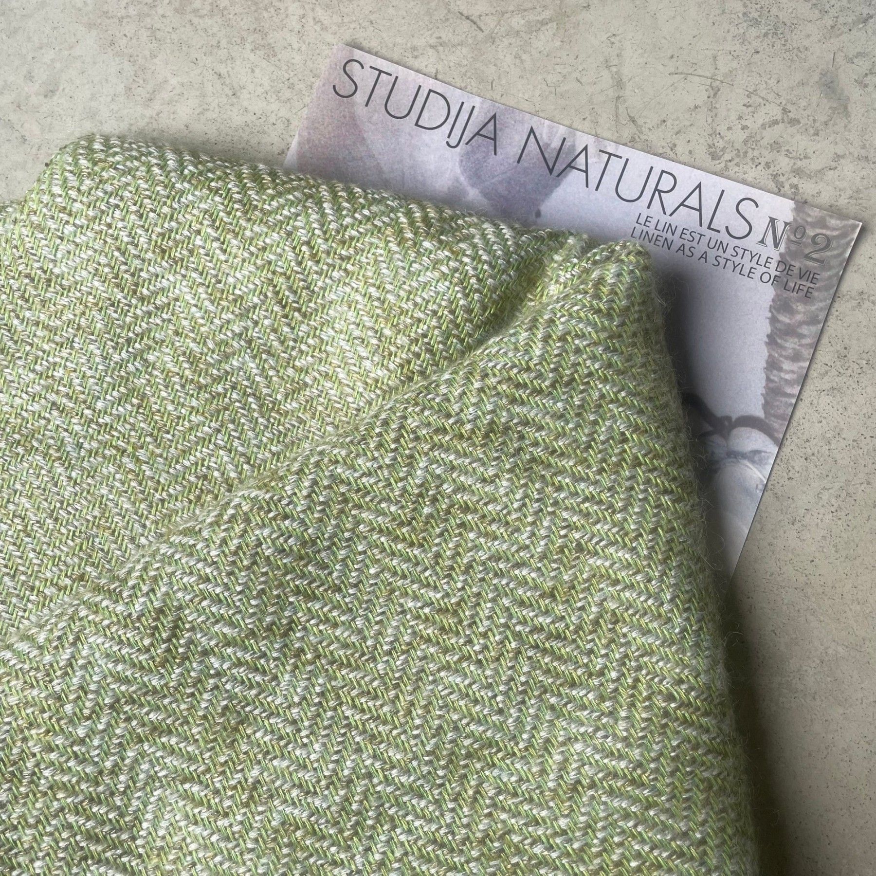 Pleds Studio Natural, zaļā, pelēkā, zelta krāsā — attēls 2