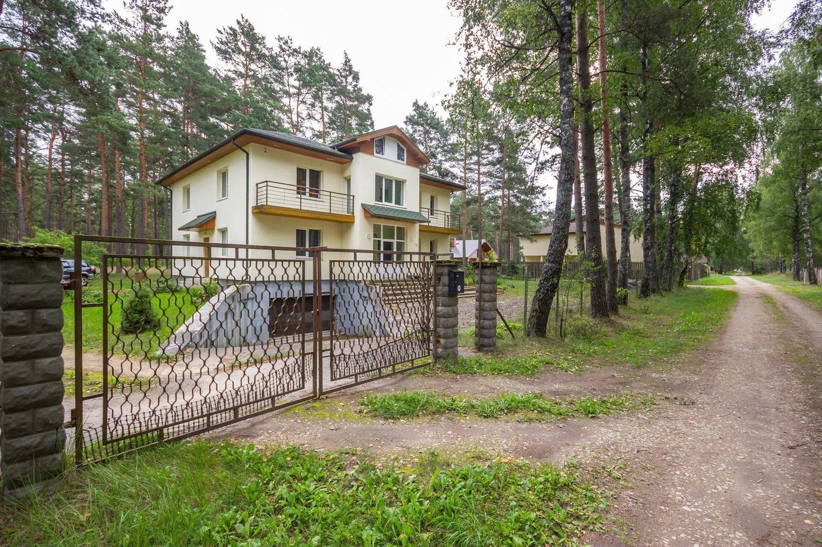 Privātmāja 437 m², Bērzu gatve 32, Ādažu pagasts — attēls 2