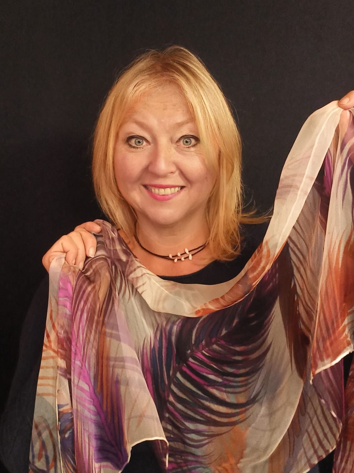 Šalle Agnese Vaļiniece, zīds, violetā, brūnā, bēšā krāsā — attēls 2