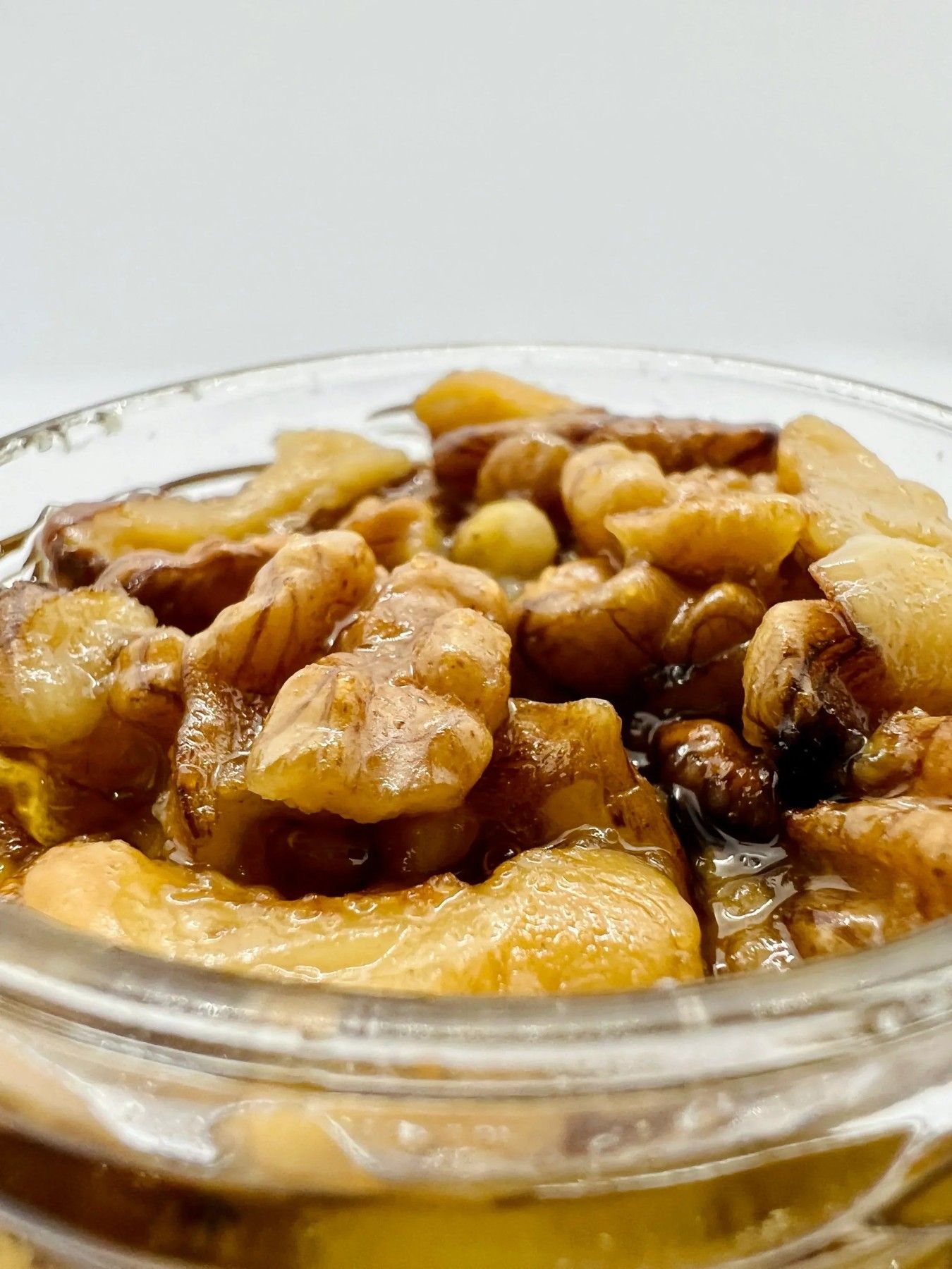 Medus ar piedevām Deiva, 250 g
