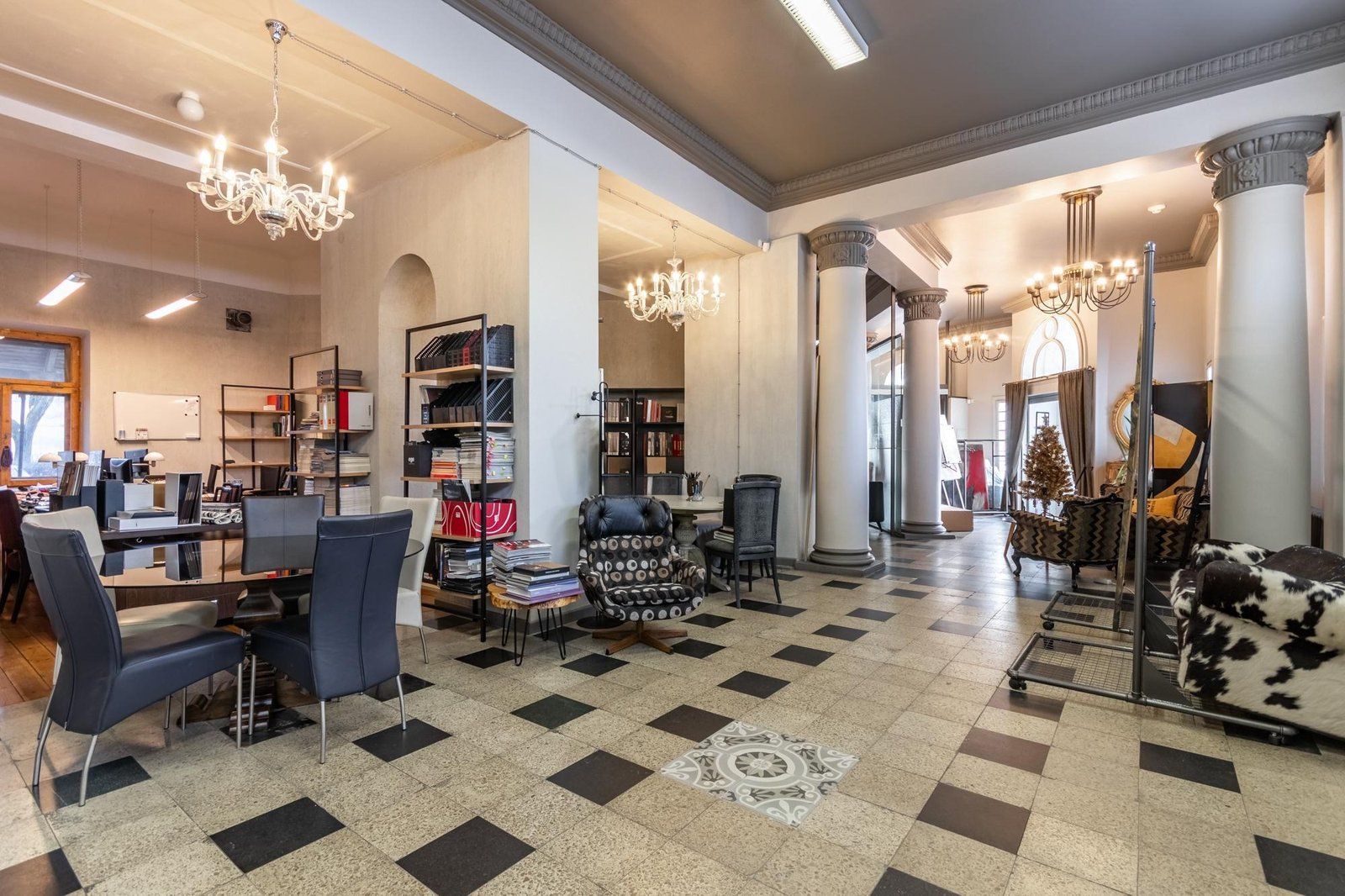 Tirdzniecības telpas 413 m², Dzirnavu iela 151, Latgale