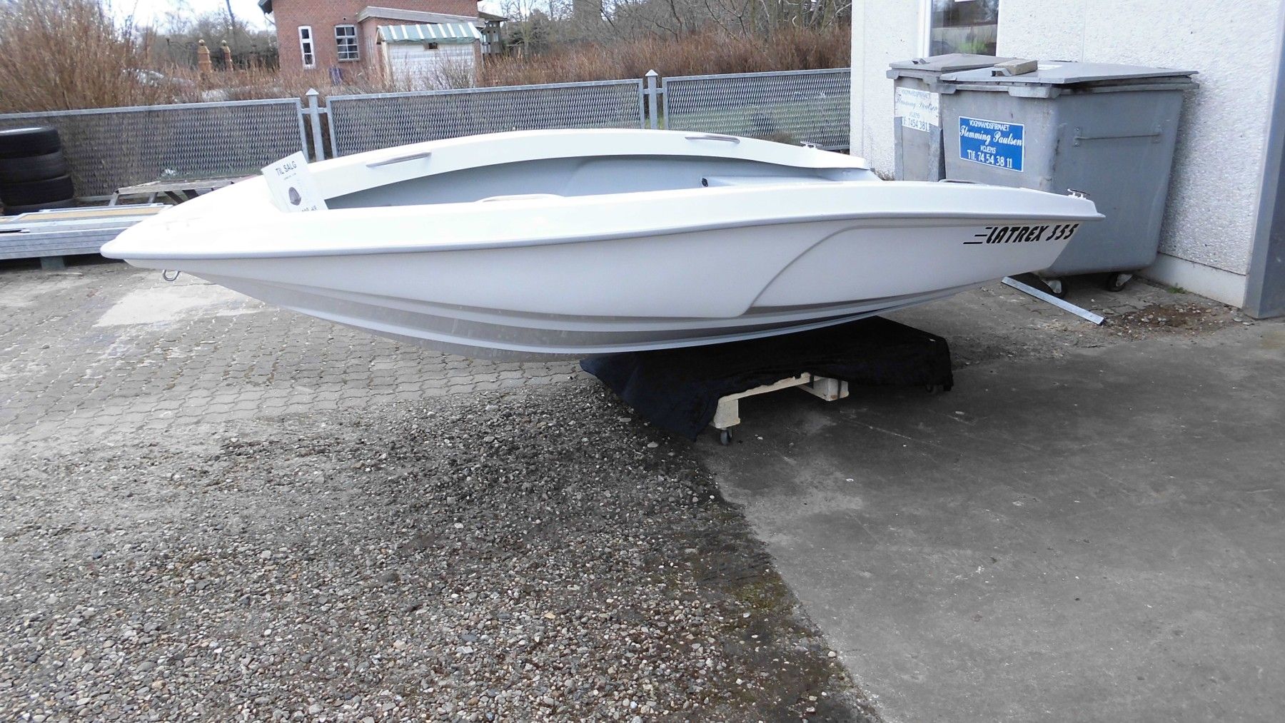 Motorlaiva LATREX 355, 3,55 m, stikla šķiedra