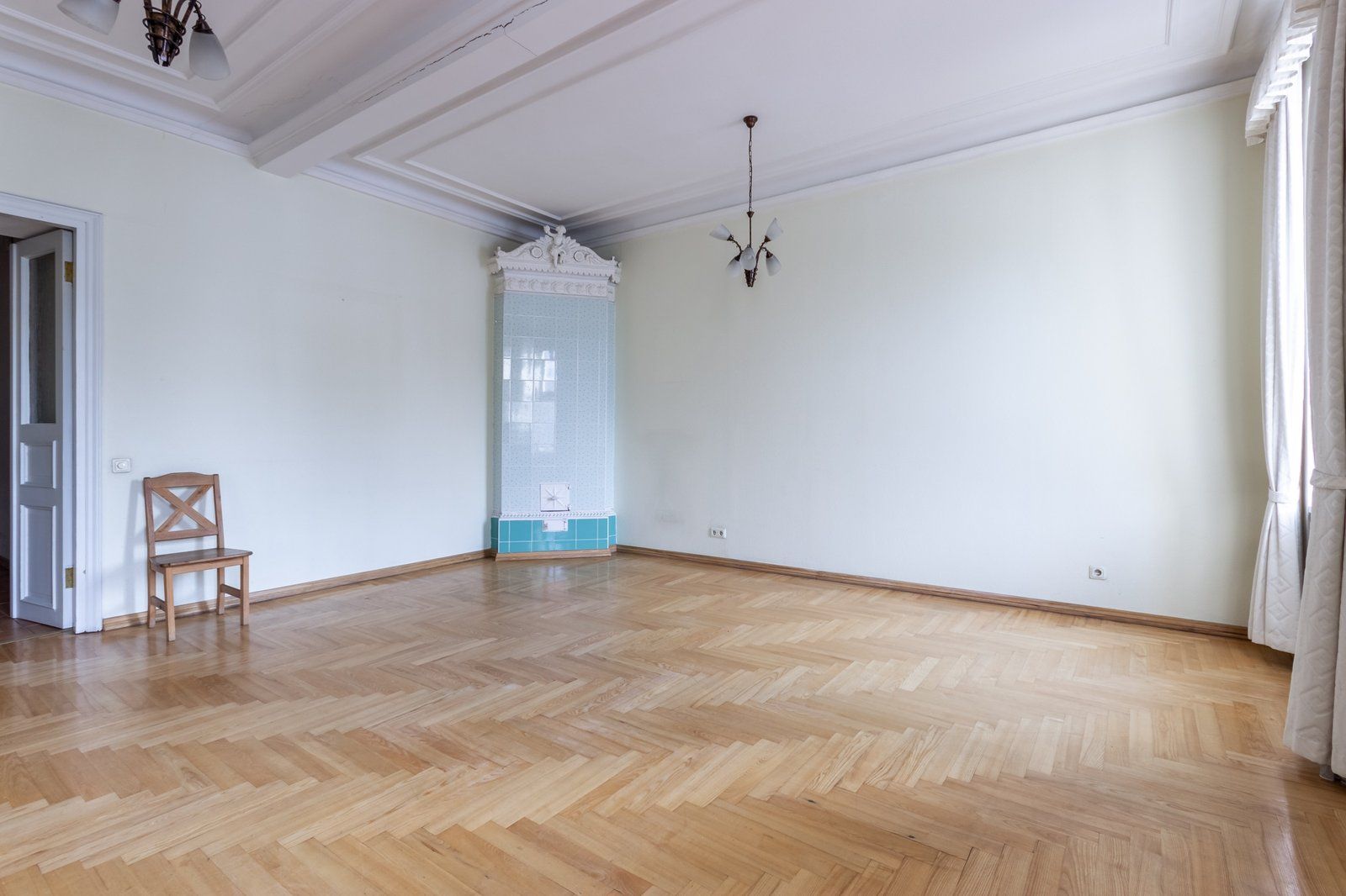 6 istabu dzīvoklis, Raiņa bulvāris 3, Centrs — attēls 2