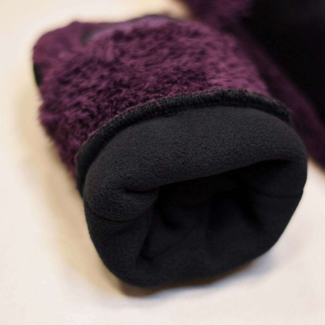 Sieviešu cimdi PIENALOTÉ, M, flīss, violetā krāsā — attēls 4