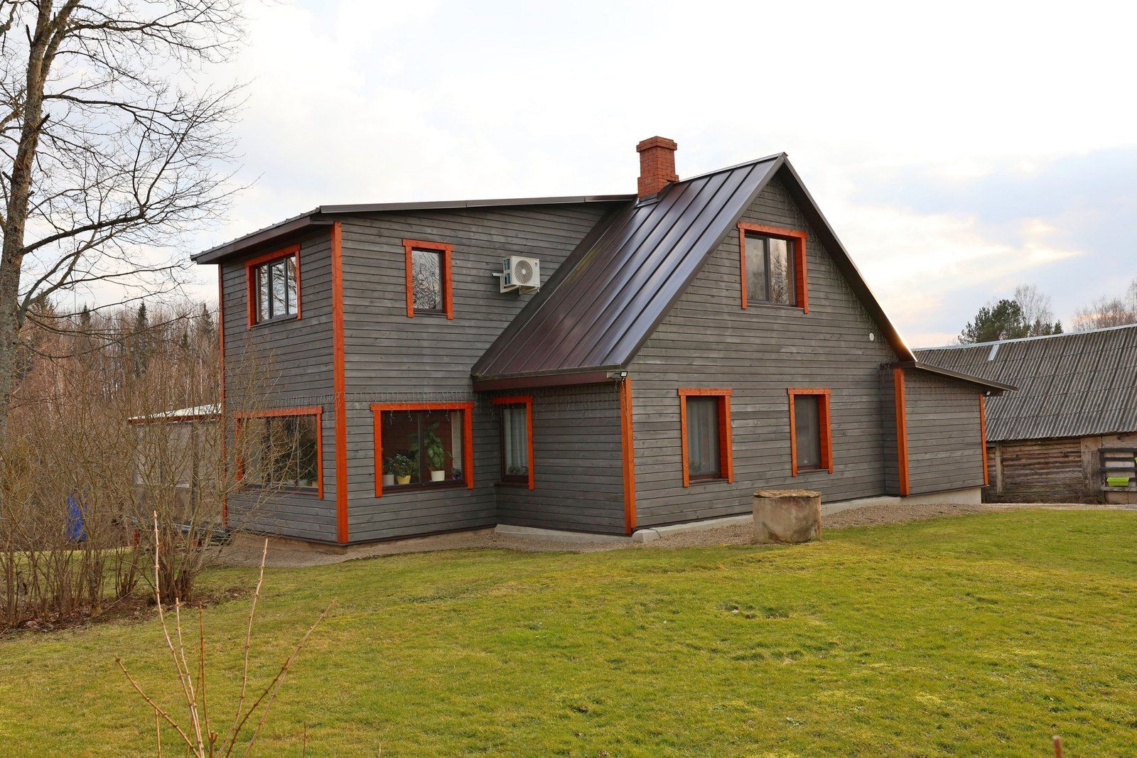 Privātmāja 195 m², Aveņu mājas, Kombuļi