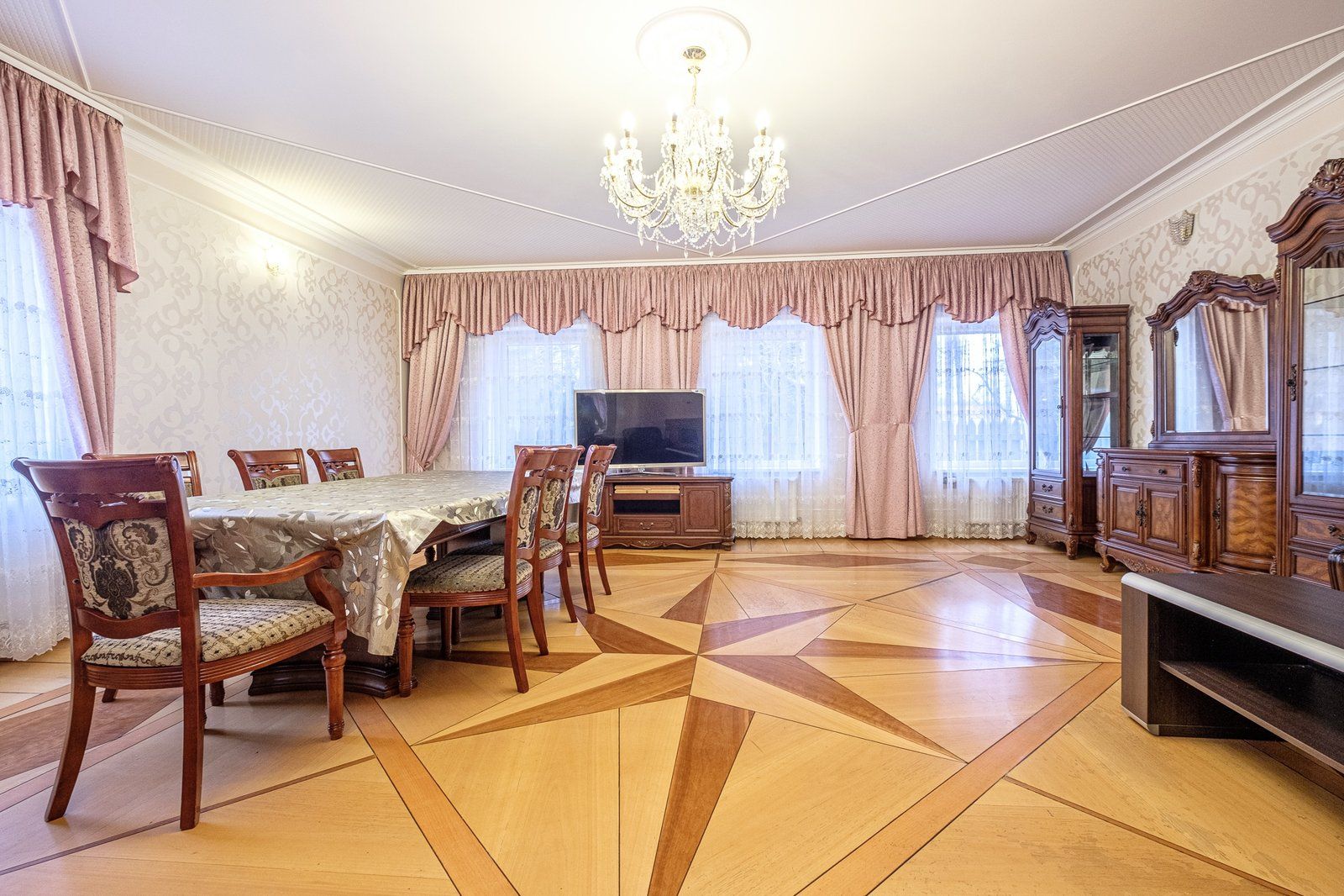 Privātmāja 227 m², Parka iela, Vangaži