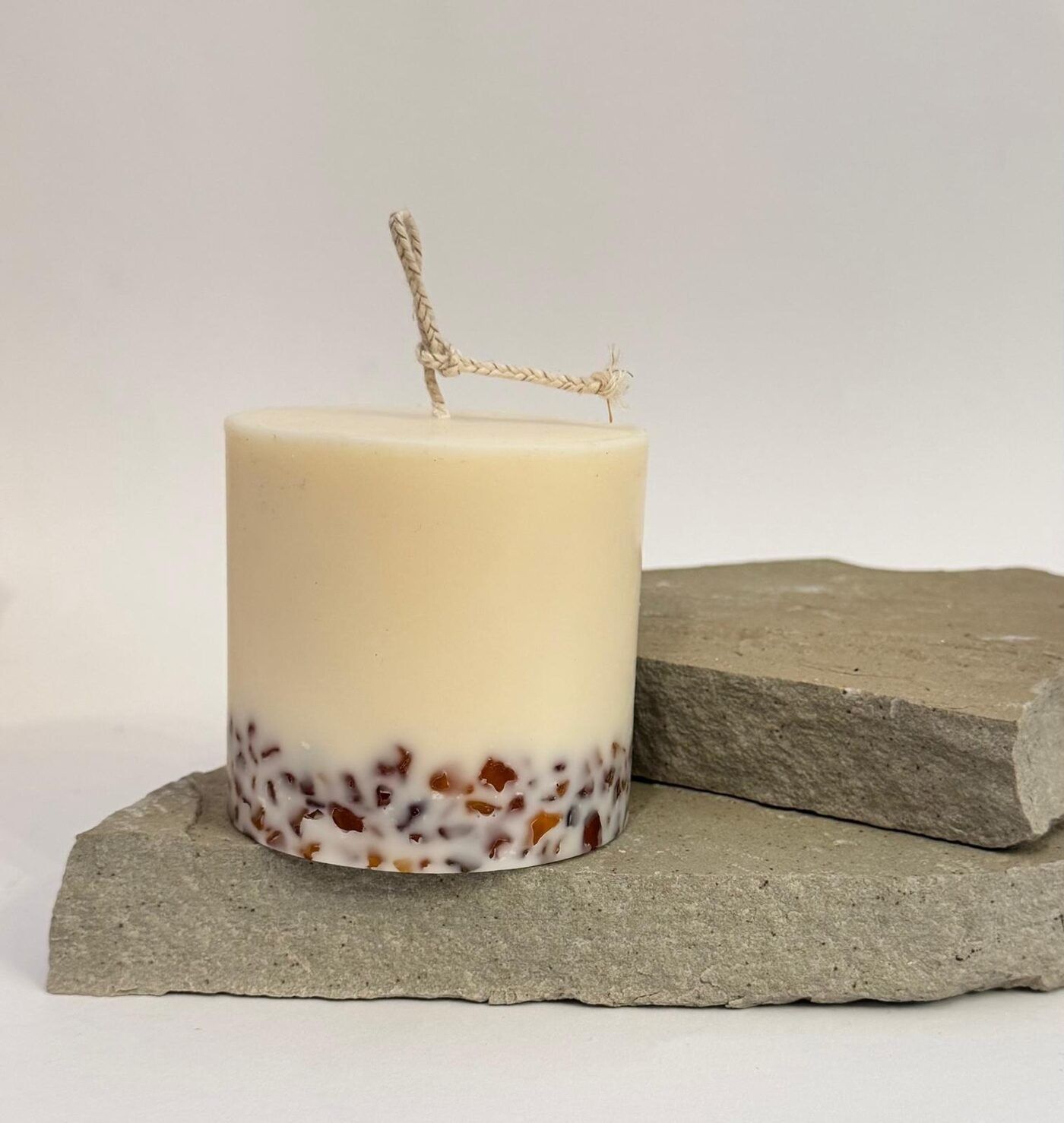 Svece KV Candles, cilindra (stieņa), 45 h, sojas vasks — attēls 2
