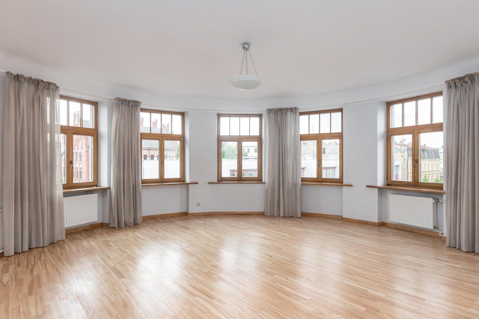 7 istabu dzīvoklis, Tērbatas iela 59/61, Centrs