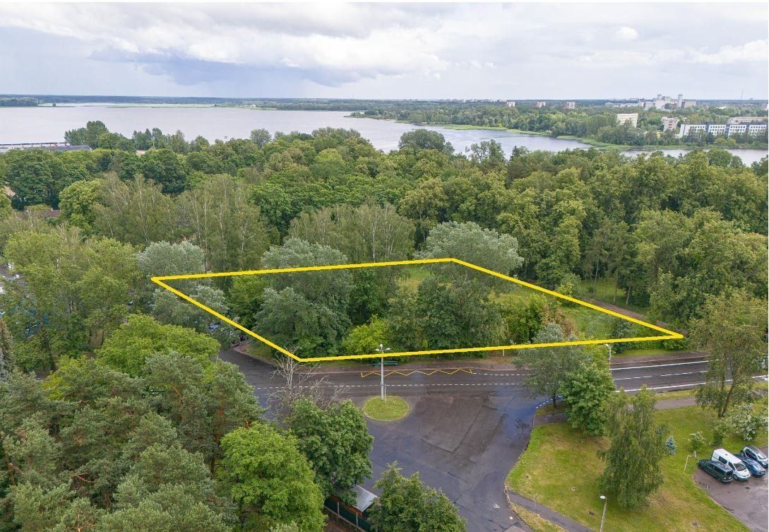 Zemes gabals 6998 m², Ezermalas iela, Rīga