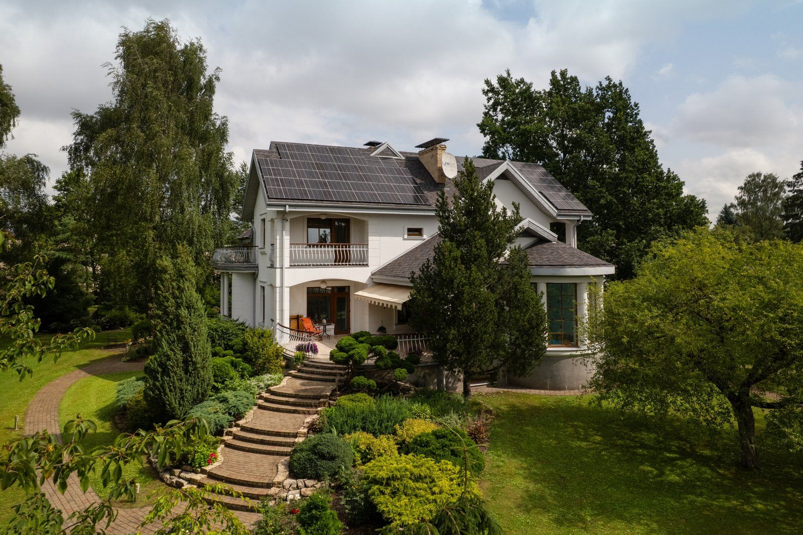 Privātmāja 728 m², Bramberģes iela 28, Bieriņi — attēls 2