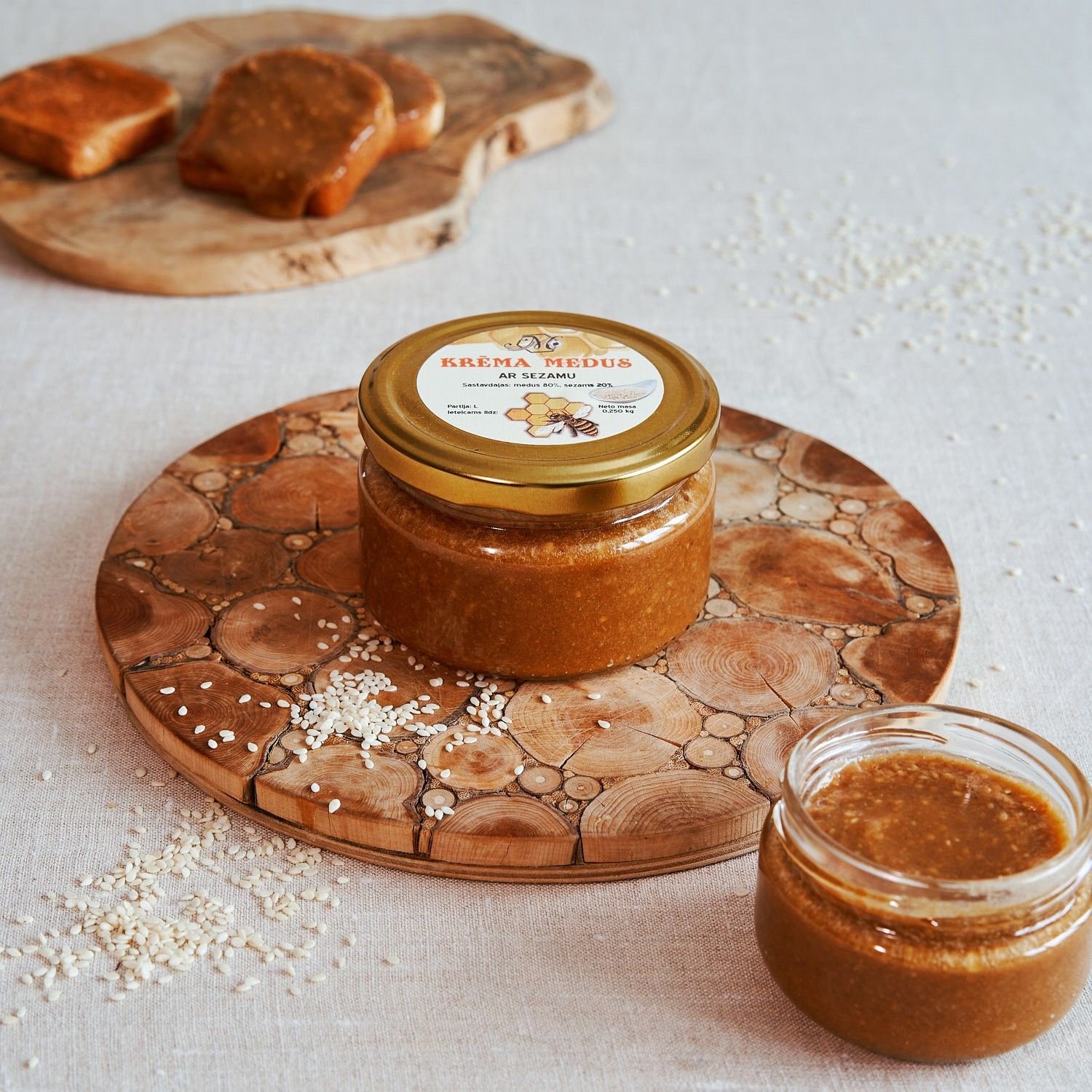 Medus ar piedevām Mežinieku Medus, 250 g, krēmveida (putots)