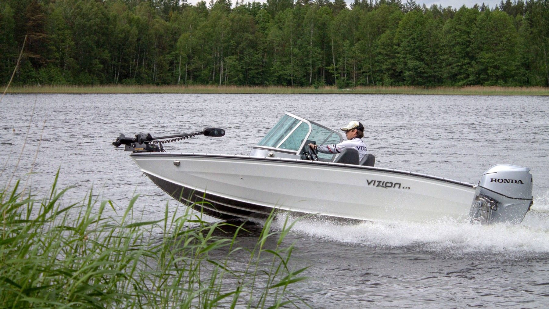 Motorlaiva VIZION 470, 4,7 m, alumīnijs