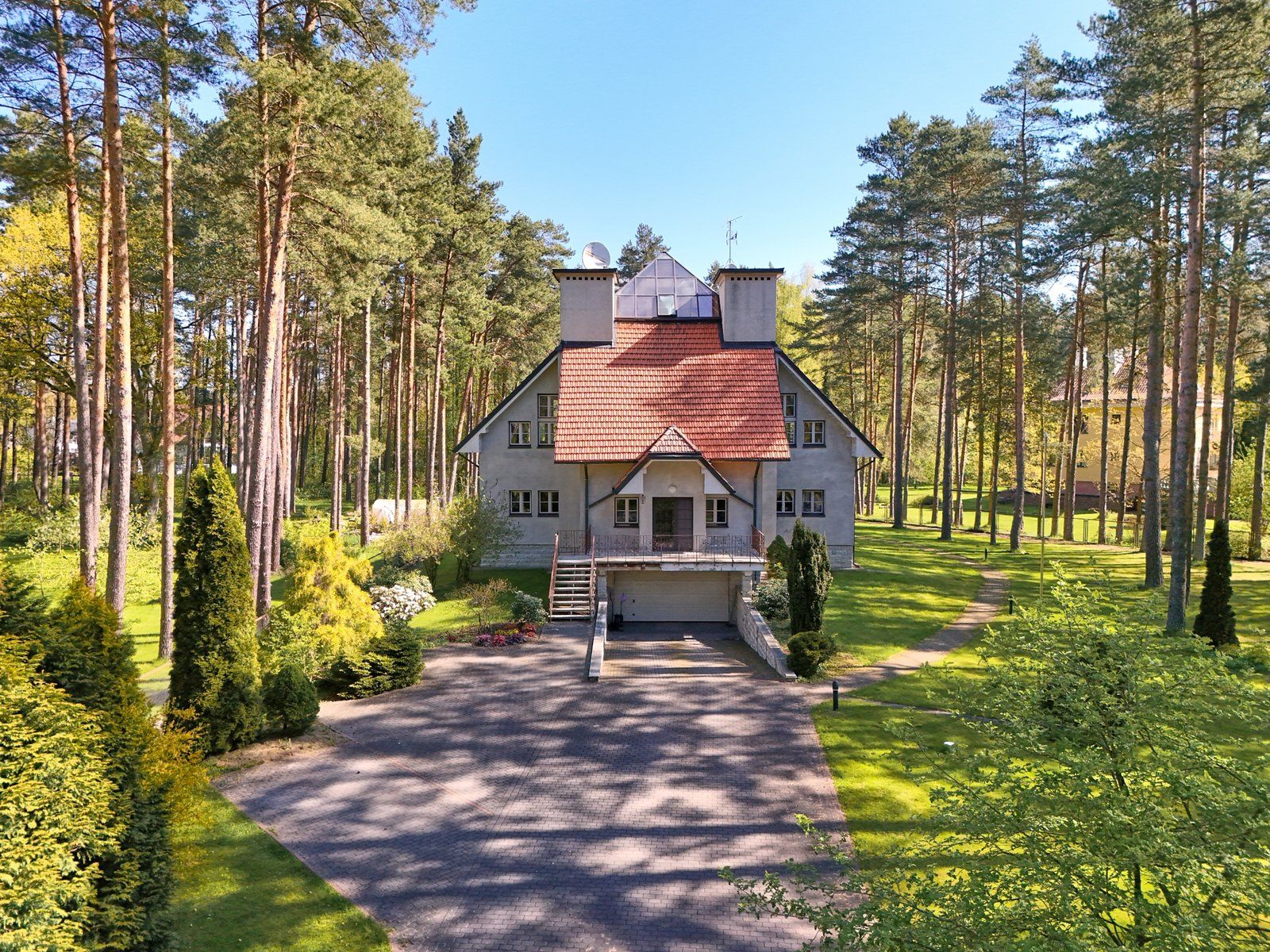 Privātmāja 541 m², Vālodzes iela, Carnikavas pagasts