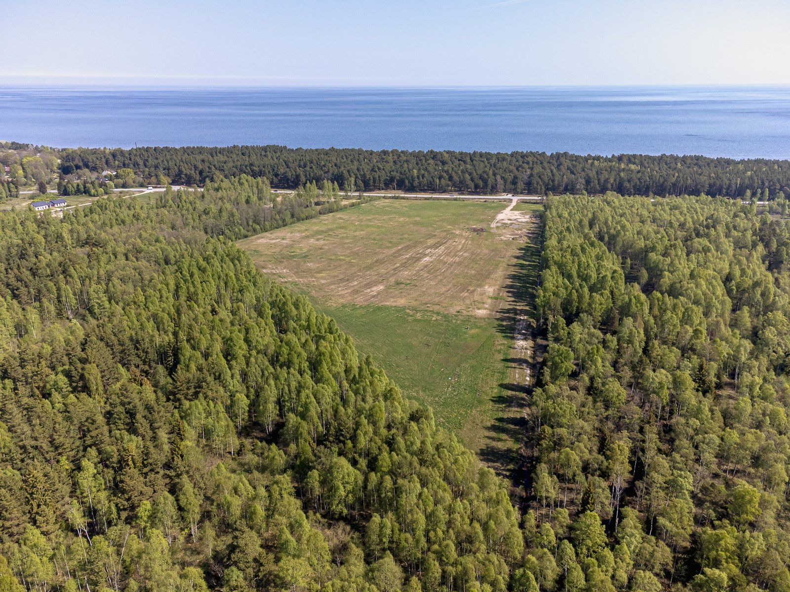 Zemes gabals 2403 m², Plieņciems