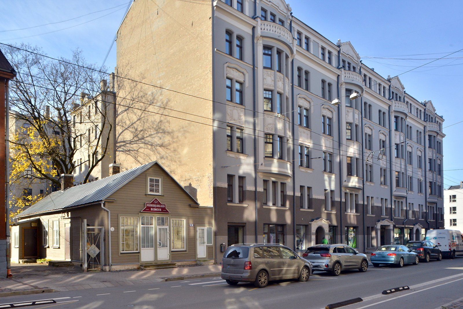 3 istabu dzīvoklis, Bruņinieku iela 28, Centrs