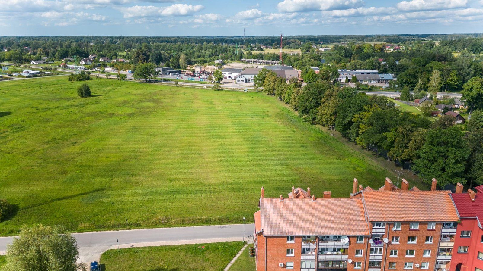 Zemes gabals 2,36 ha, Raiņa iela, Lielvārde — attēls 4