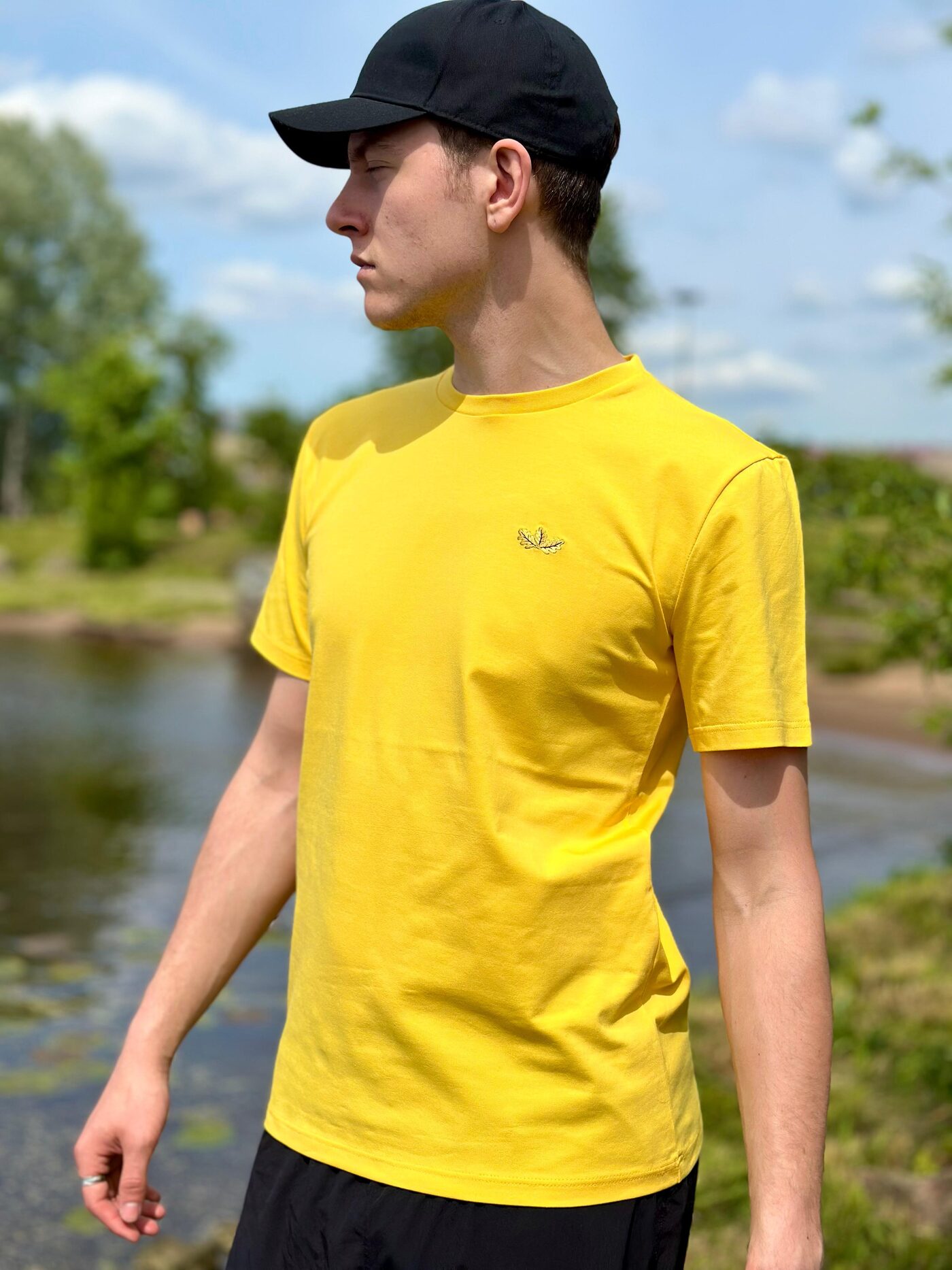 Pagarināts dzeltens unisex t-krekls "Saule"
