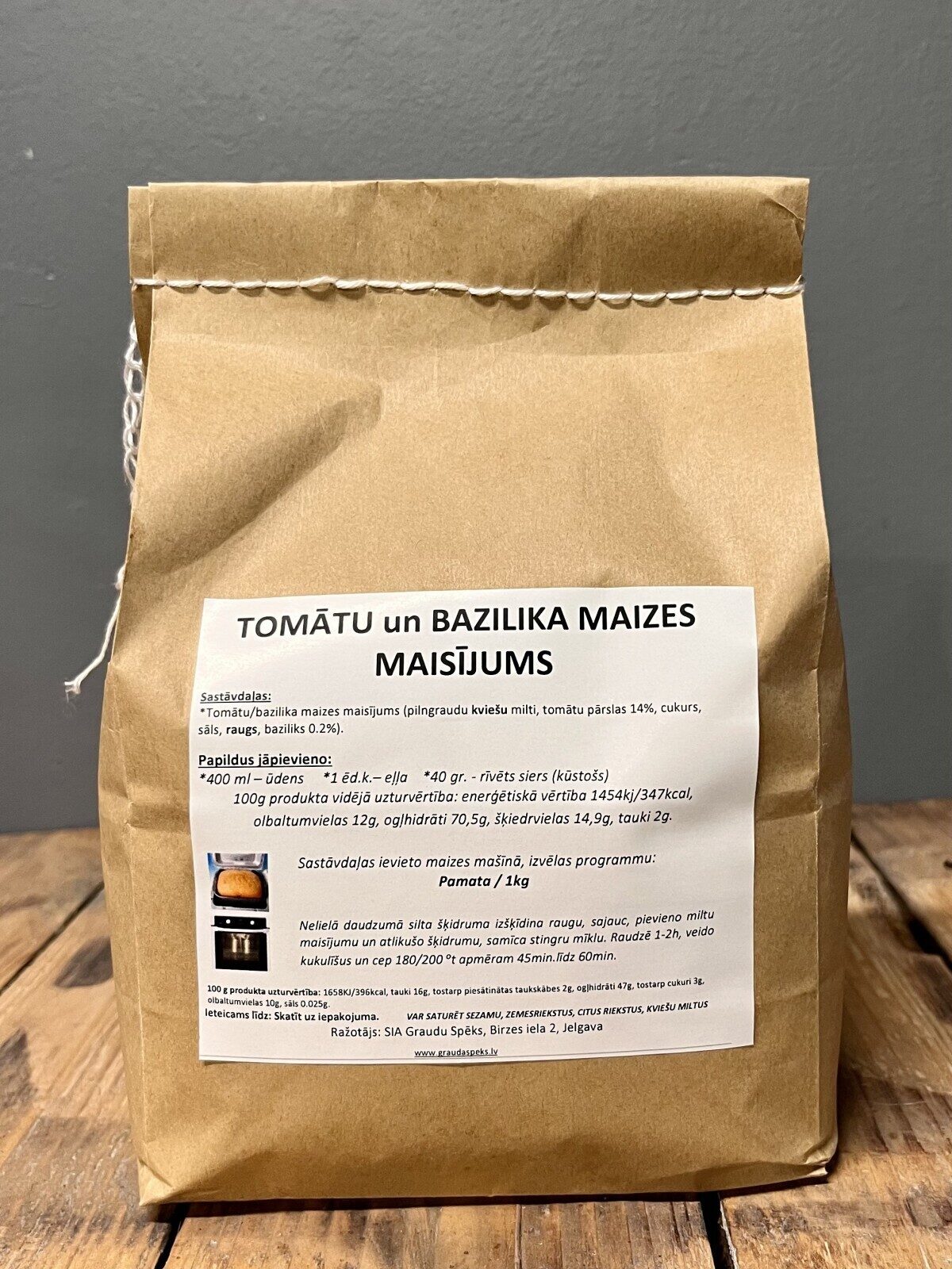 Tomātu un bazilika maizes maisījums