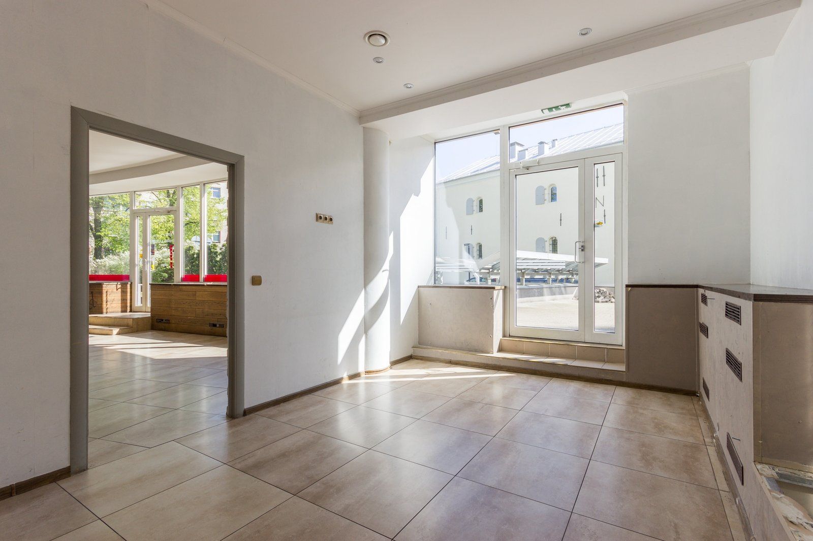 Tirdzniecības telpas 180 m², Republikas laukums 3, Centrs — attēls 4