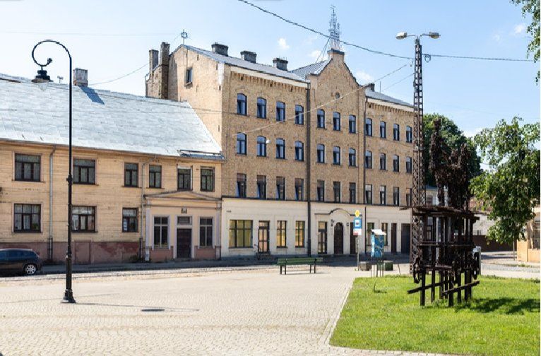Tirdzniecības telpas 72 m², Latgales iela 140