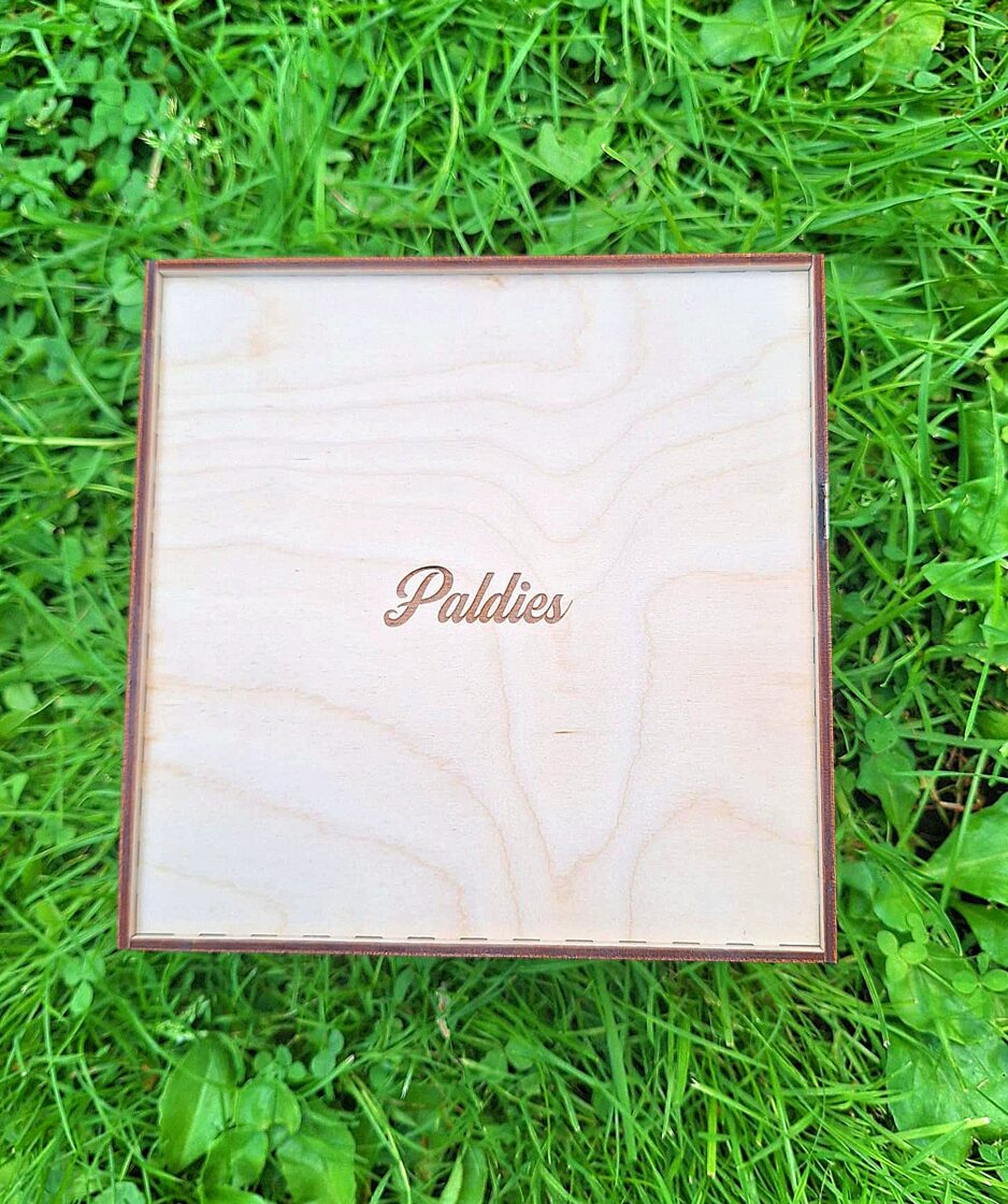 Dāvanu komplekts „Paldies” Nr. 8 — 4 Asumiņi koka kastītē ar gravējumu — attēls 5