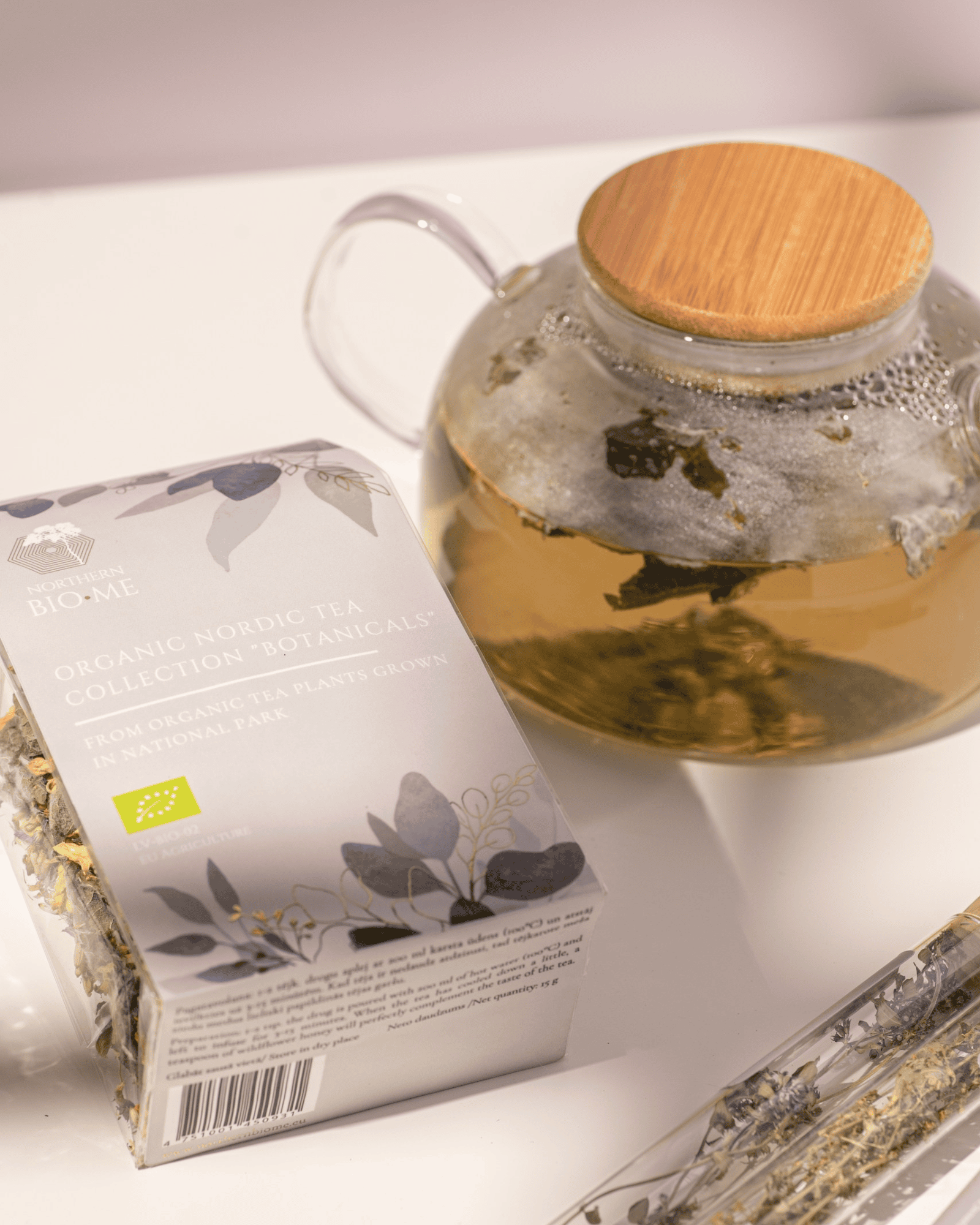 BIO zāļu tēja „Botanicals” Amber (āboliņš, gaiļbiksītes, piparmētra), 20 g — attēls 2