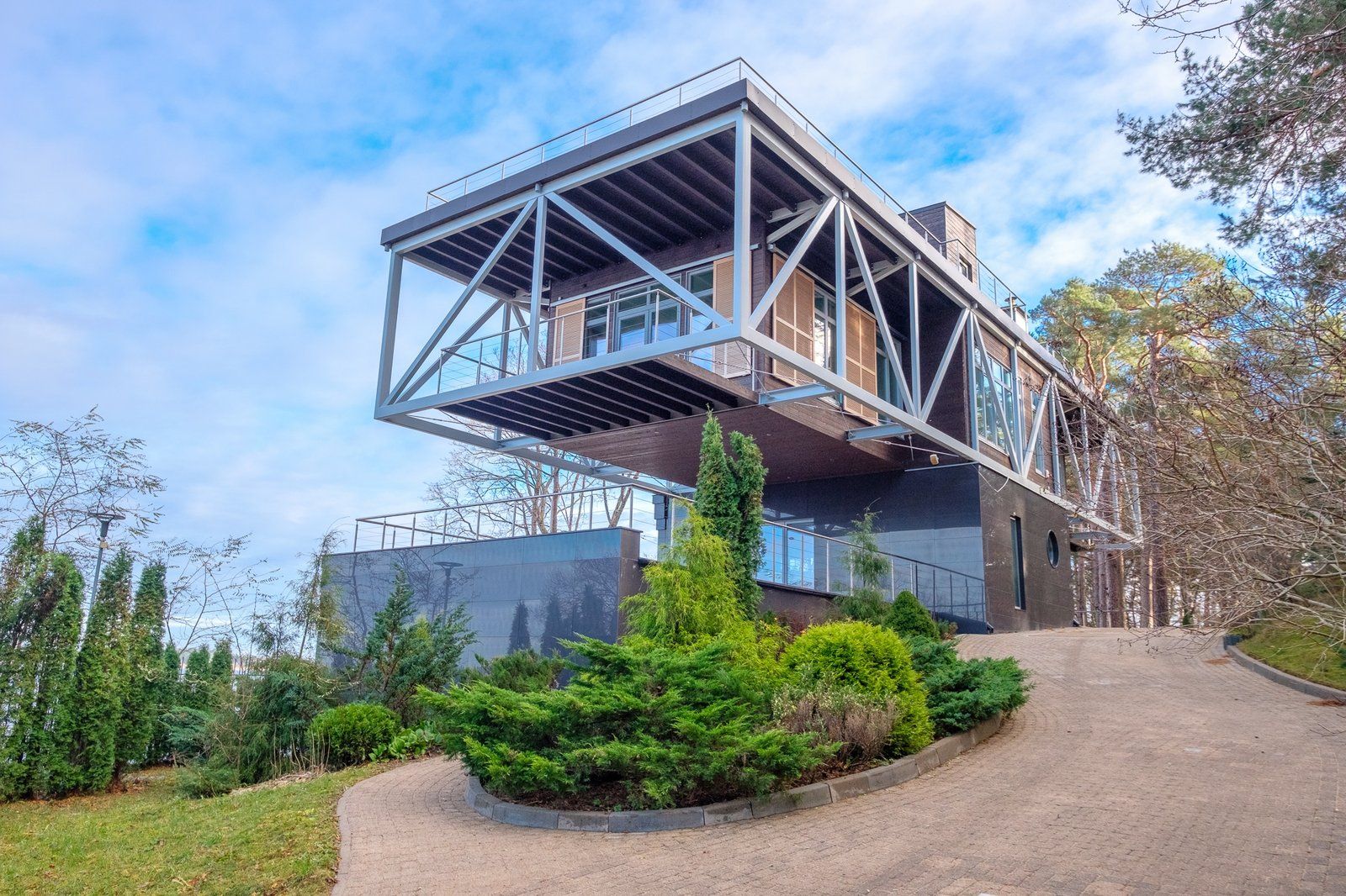 Privātmāja 819 m², Ezermalas iela 44, Mežaparks — attēls 2