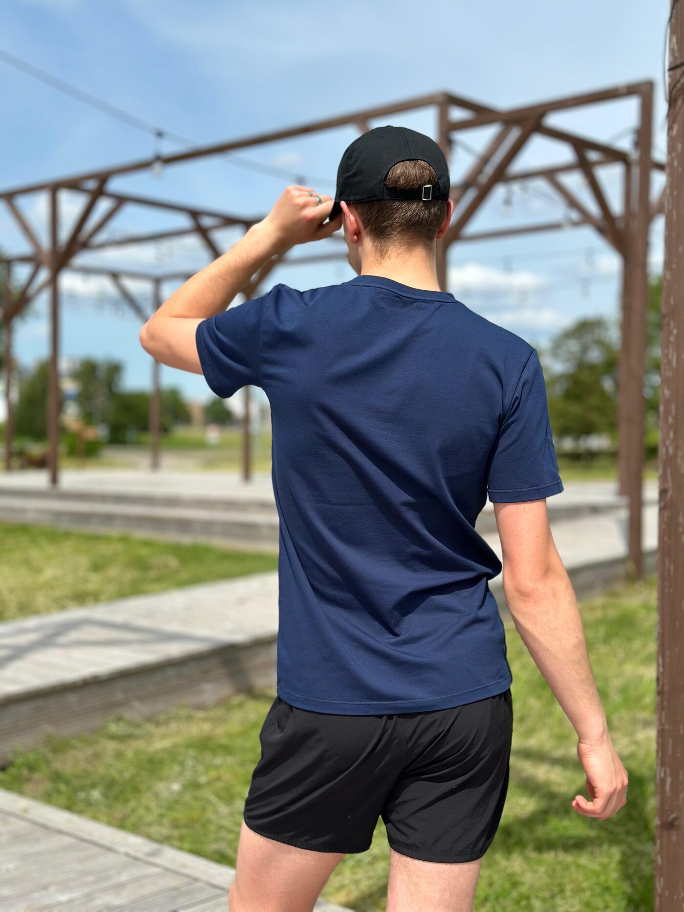 Pagarināts tumši zils unisex t-krekls "Ūdens" — attēls 4