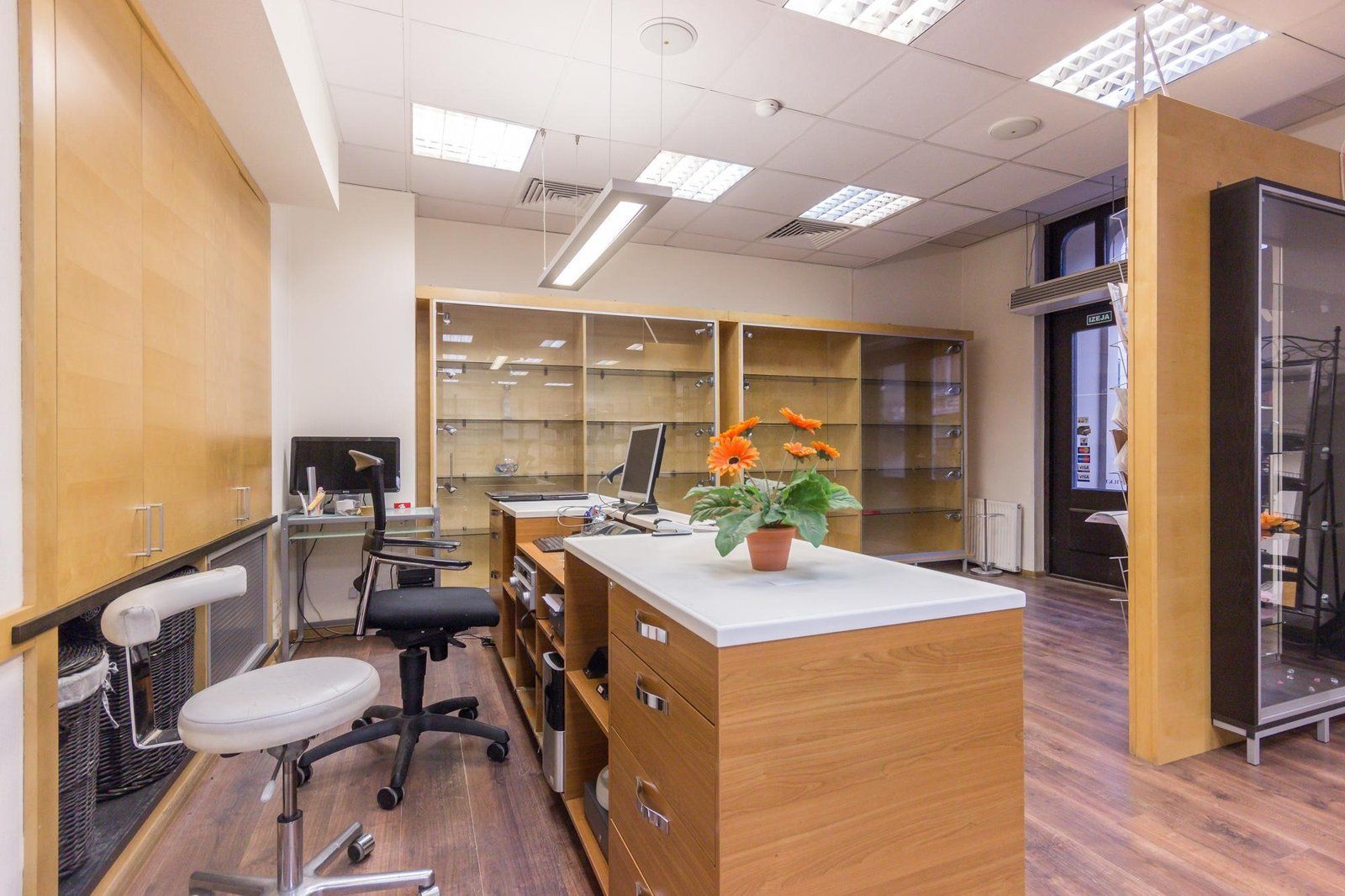 Tirdzniecības telpas 123 m², Dzirnavu iela 3A, Centrs — attēls 2