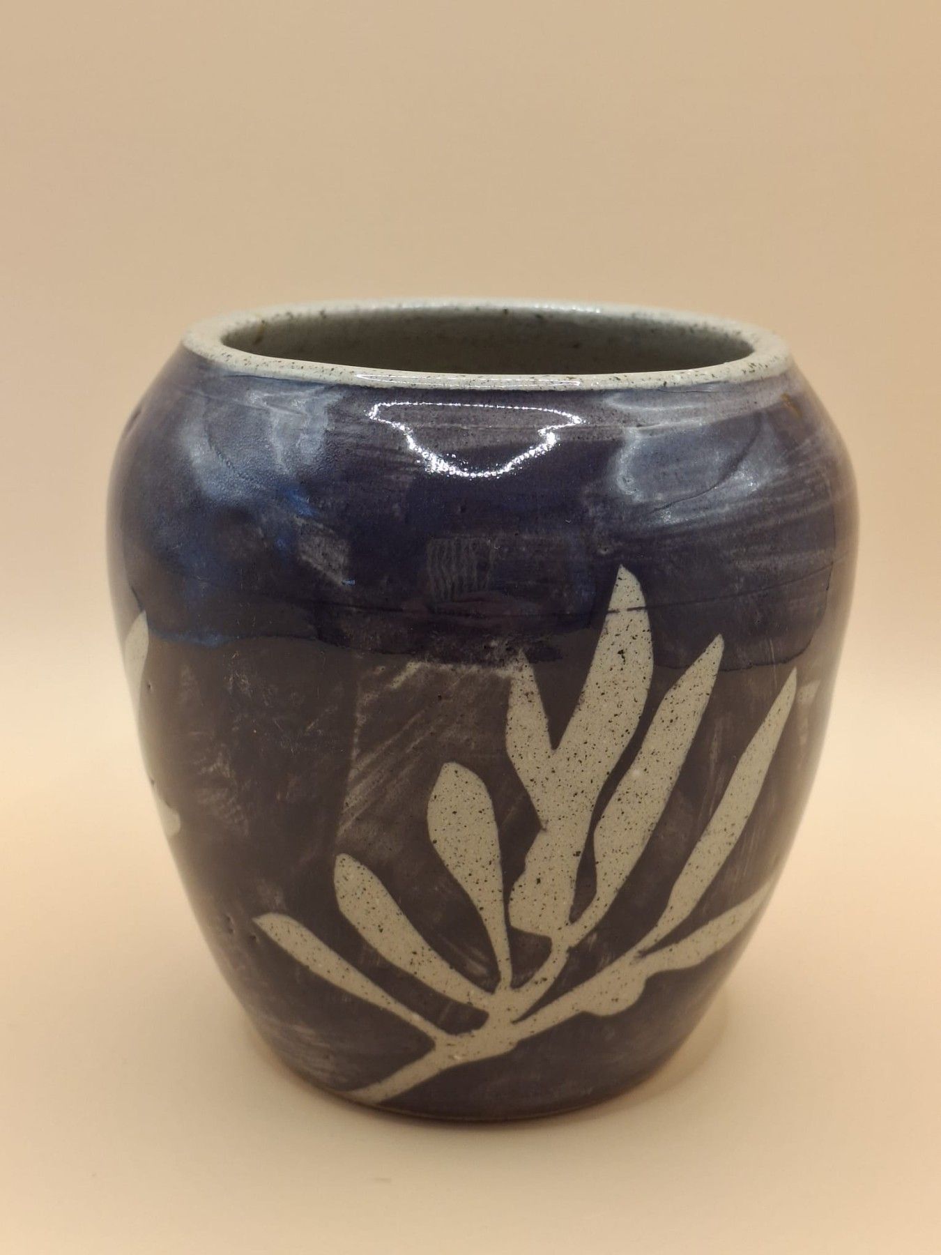 Vāze Lības keramika, augstums 9 cm, keramika, violetā krāsā