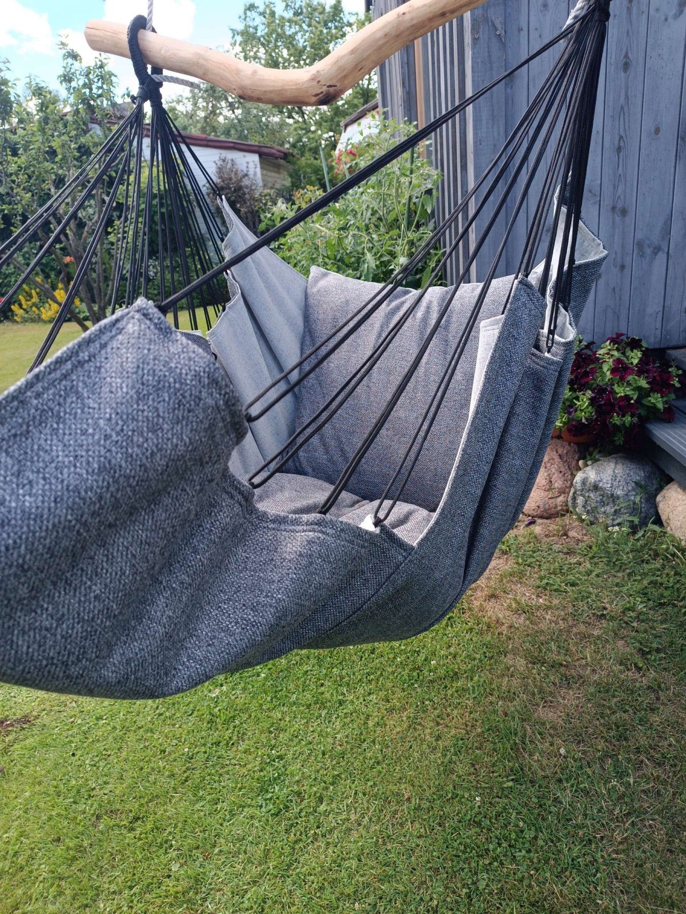 Šūpuļkrēsls Decochair, koks, tekstils, pelēkā krāsā — attēls 3