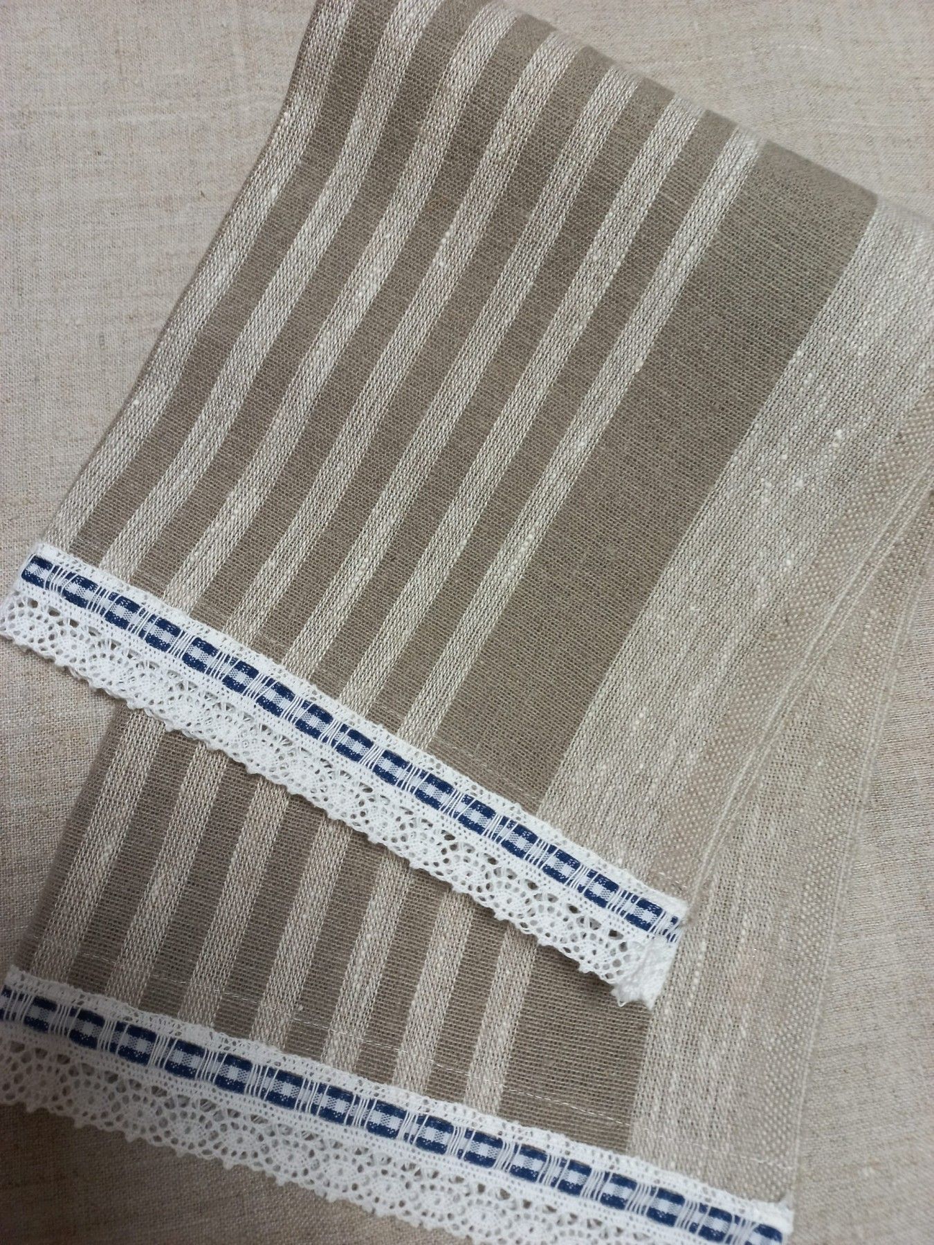 Dvielis Rišeljē, lins, bēšā krāsā