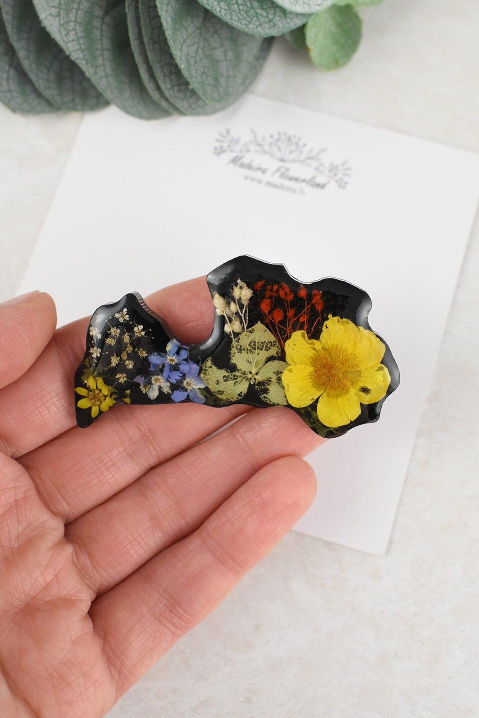Piespraude Madeira Handmade, melnā, dzeltenā, zilā krāsā — attēls 2