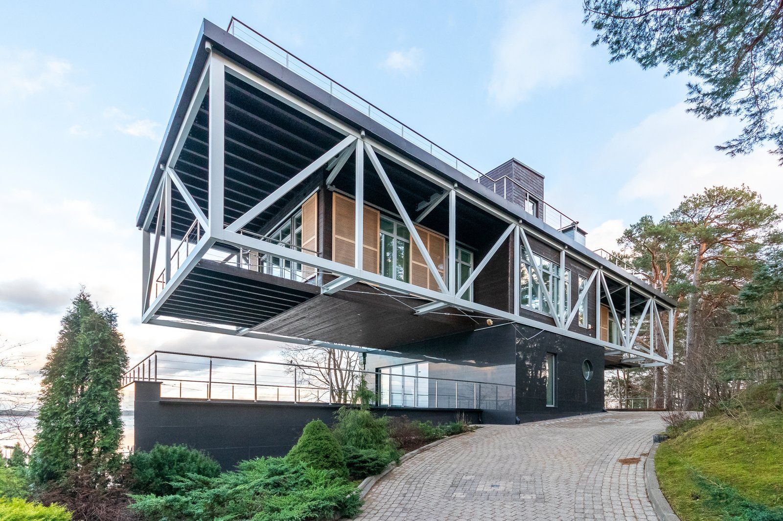 Privātmāja 819 m², Ezermalas iela 44, Mežaparks — attēls 3