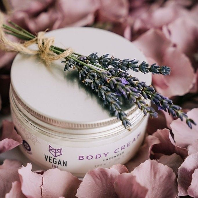 Ķermeņa krēms Vegan Fox, zāļu aromāts