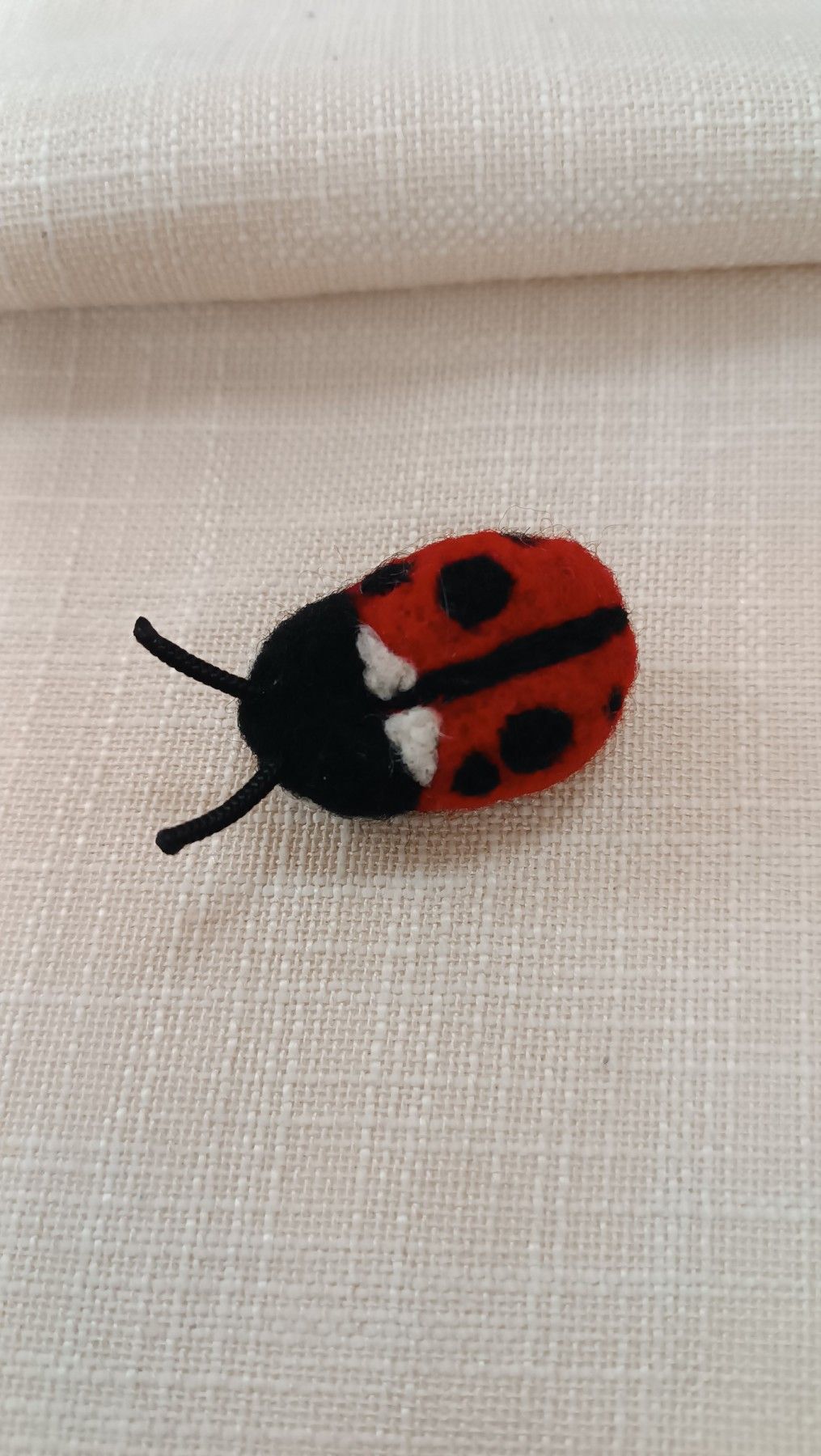 Piespraude Decochair, sarkanā, melnā krāsā — attēls 4