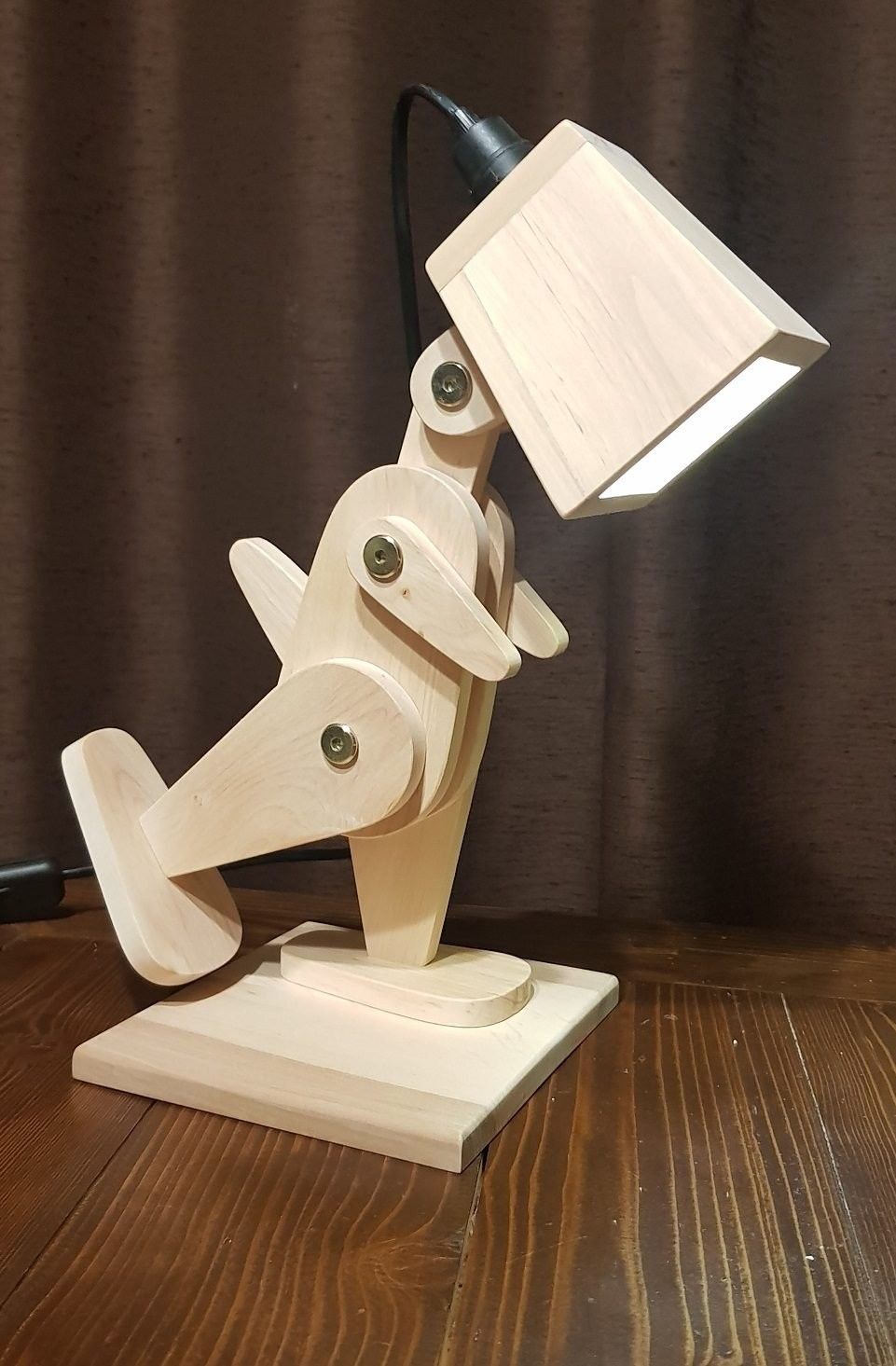 Galda lampa NV kokdarbi, bēšā, melnā krāsā