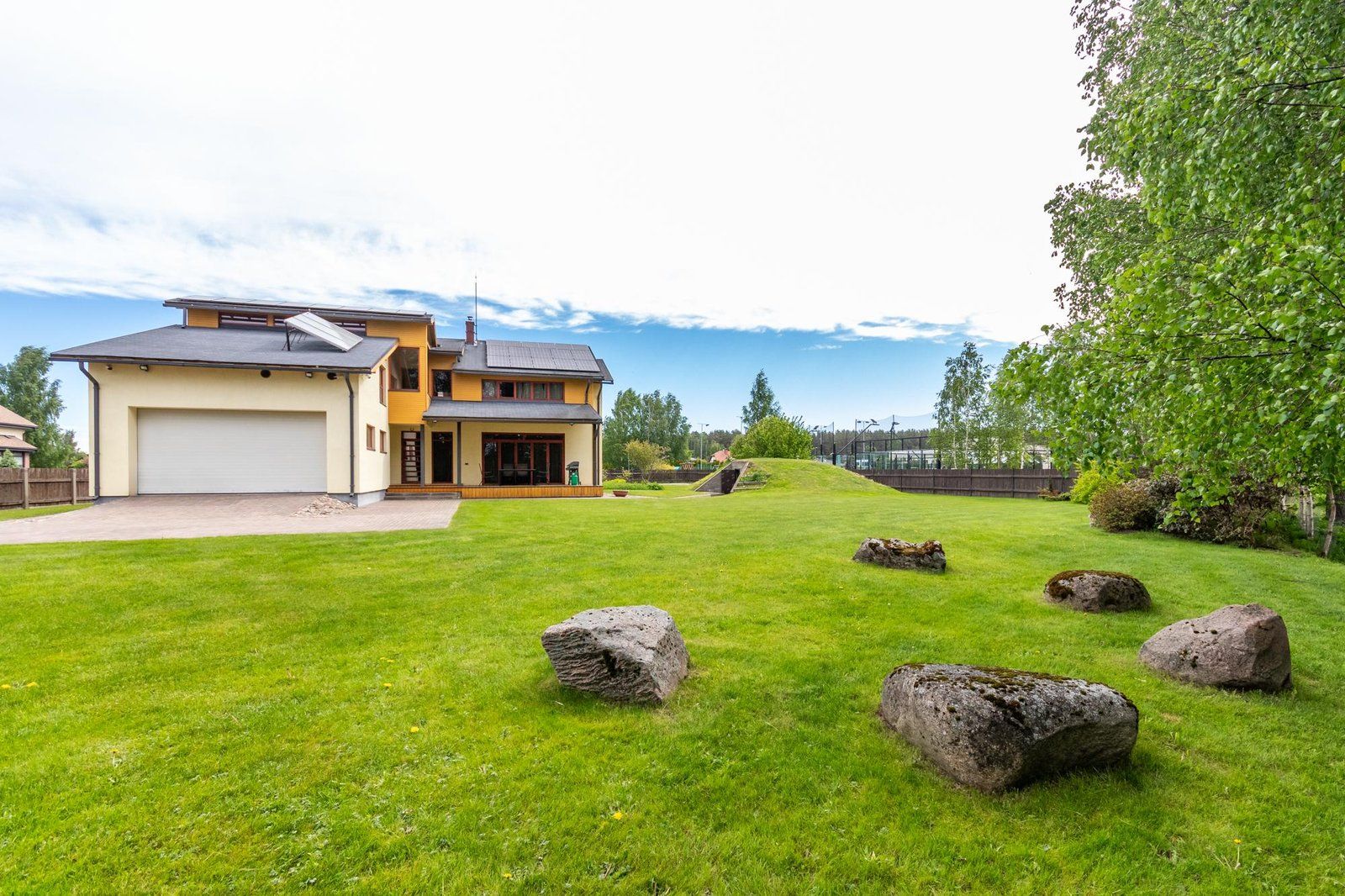 Privātmāja 290 m², Lakstu iela 2, Babītes pagasts — attēls 2