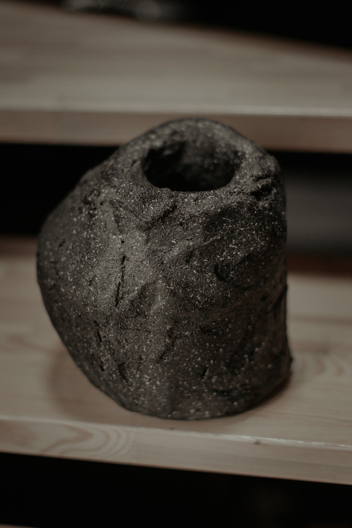 Vāze Artterrace, augstums 19 cm, pelēkā krāsā — attēls 4