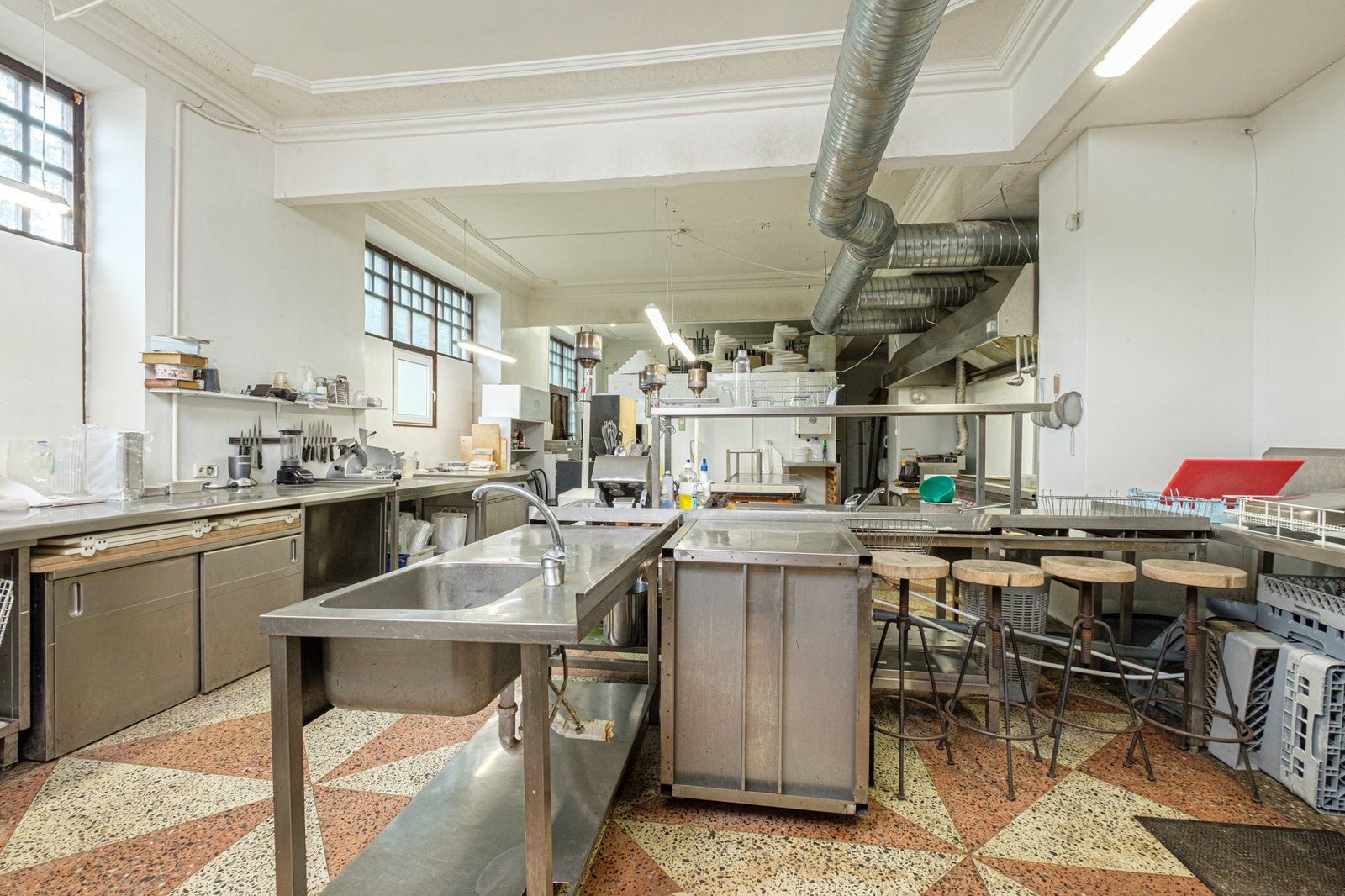 Tirdzniecības telpas 130 m², Katrīnas dambis 26 — attēls 3
