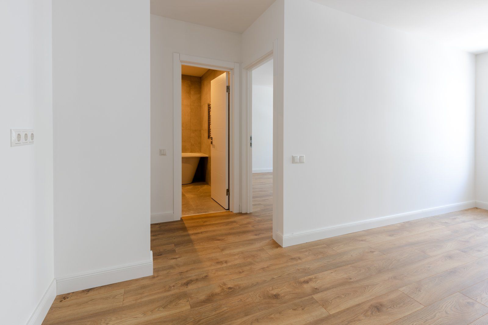 2 istabu dzīvoklis, Katrīnas dambis 6, Centrs — attēls 4