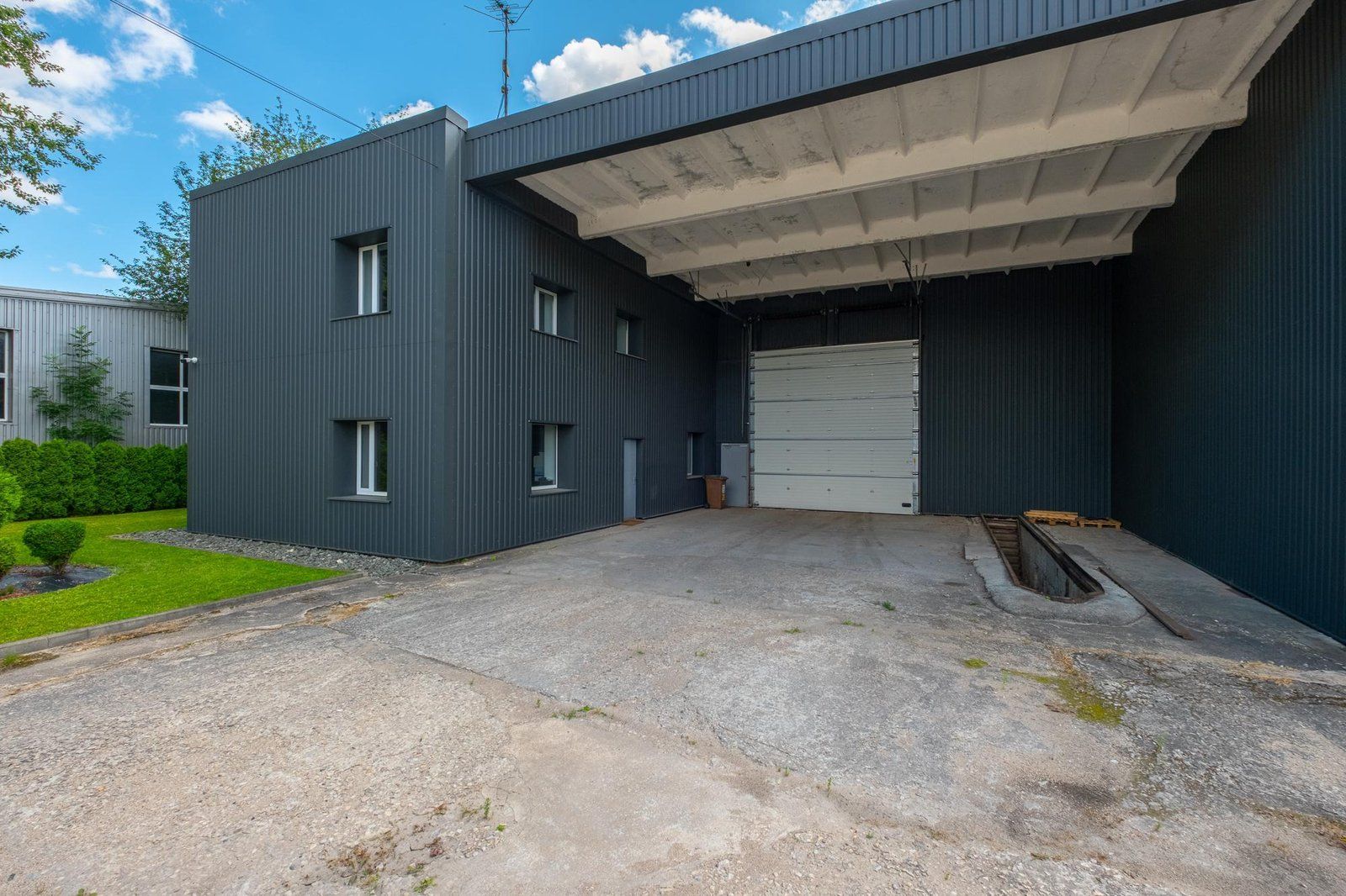 Ražošanas ēka 899 m², Jaudas iela 2B, Ogre — attēls 4