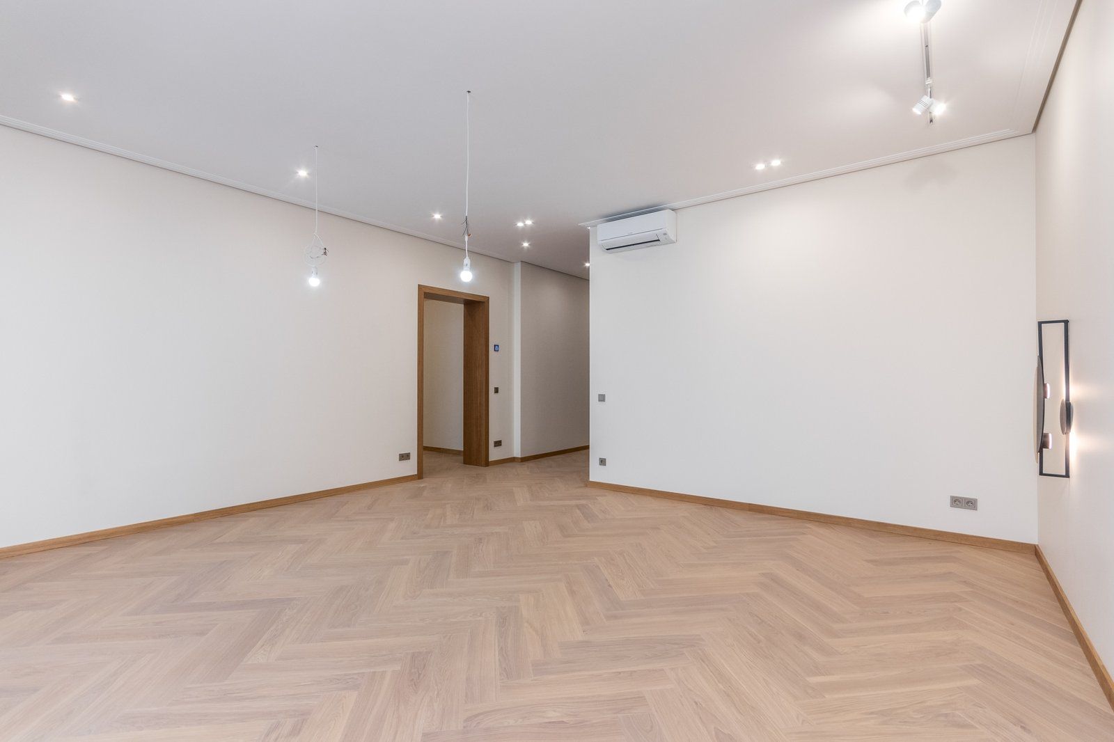 3 istabu dzīvoklis, Raiņa bulvāris 2, Centrs — attēls 4