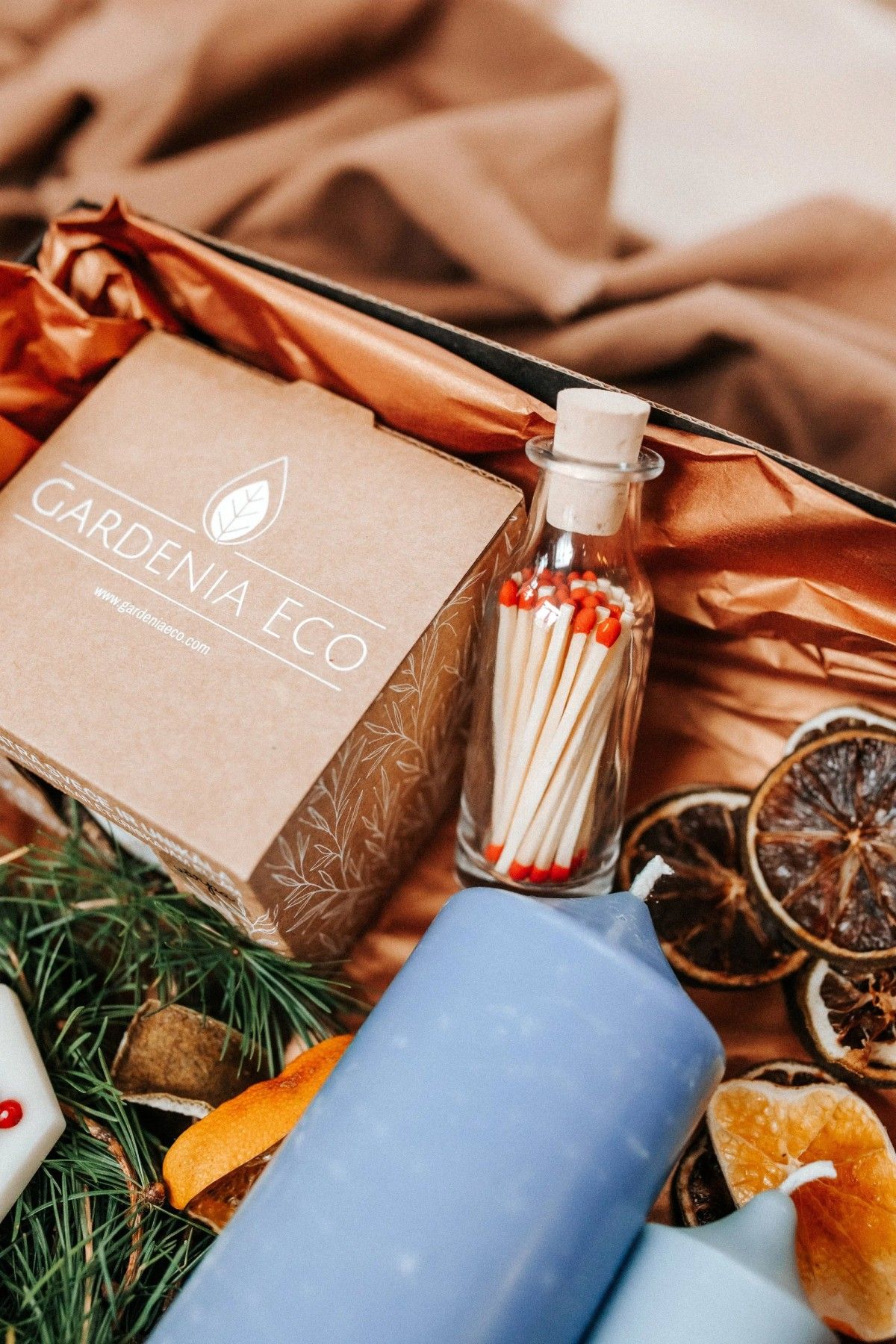Svece Gardenia Eco, zilā krāsā — attēls 3