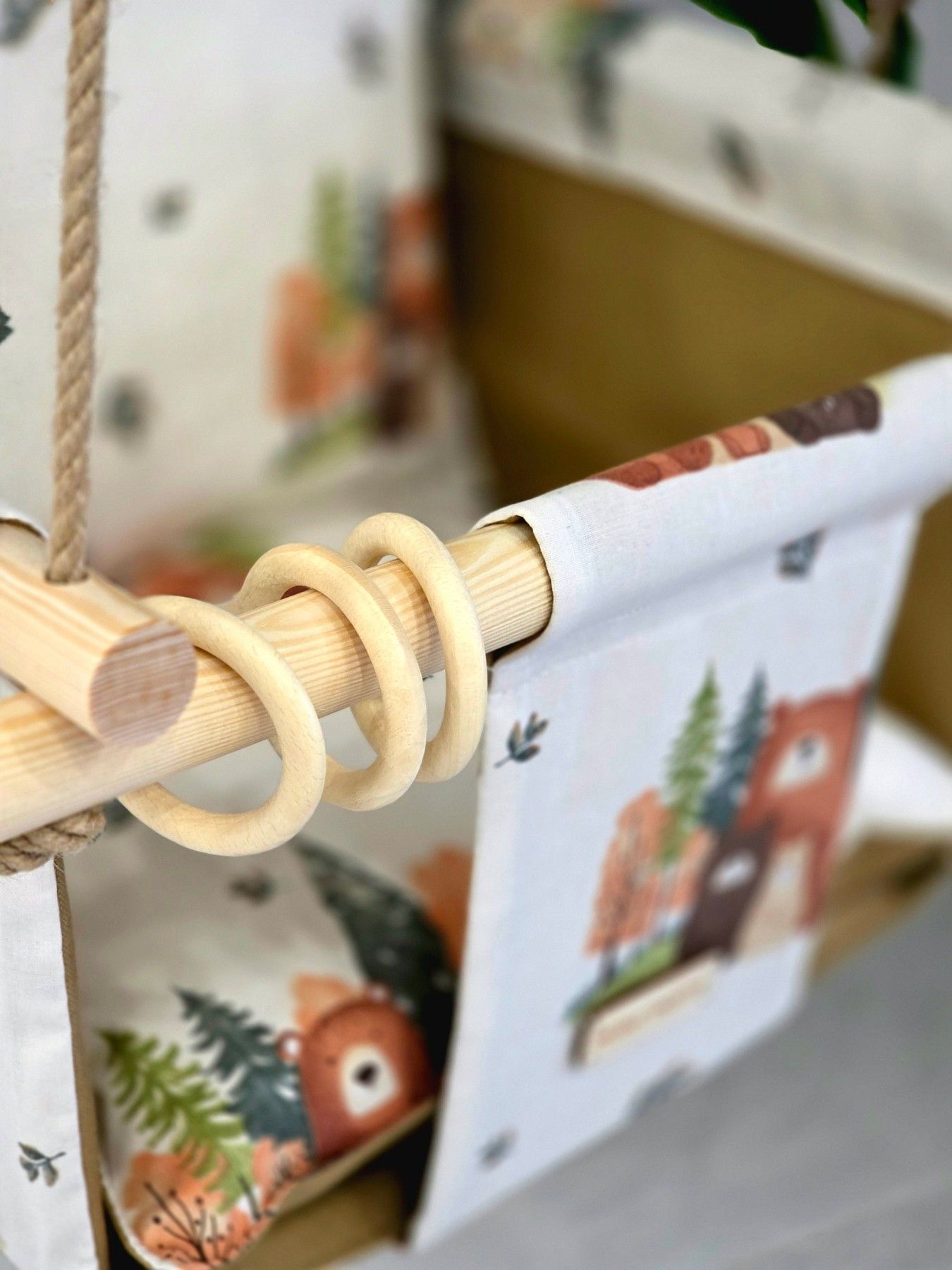 Zīdaiņu šūpoles Pašas Taisīts, tekstils, bēšā, brūnā krāsā — attēls 3